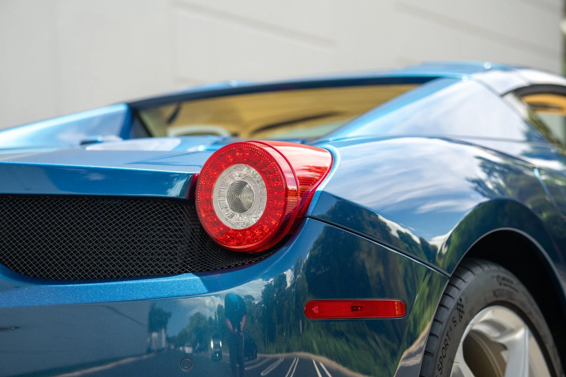 mph019_892137790_Used_2014_Ferrari_458_Spider_1757965695_3e7b1d6b81