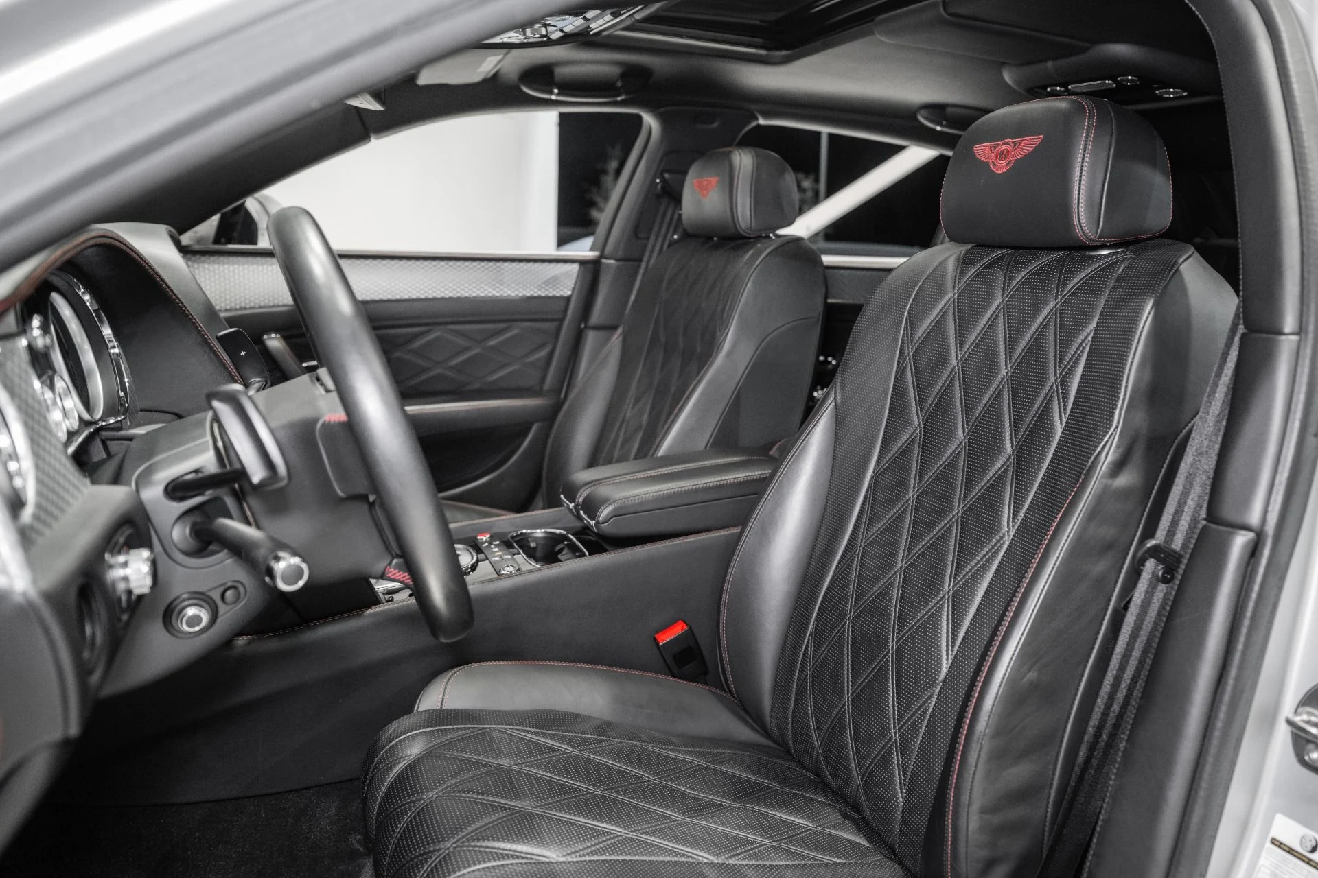 mph019_89214896_Used_2014_Bentley_Flying_Spur_1764428362_4b90d6fb1a