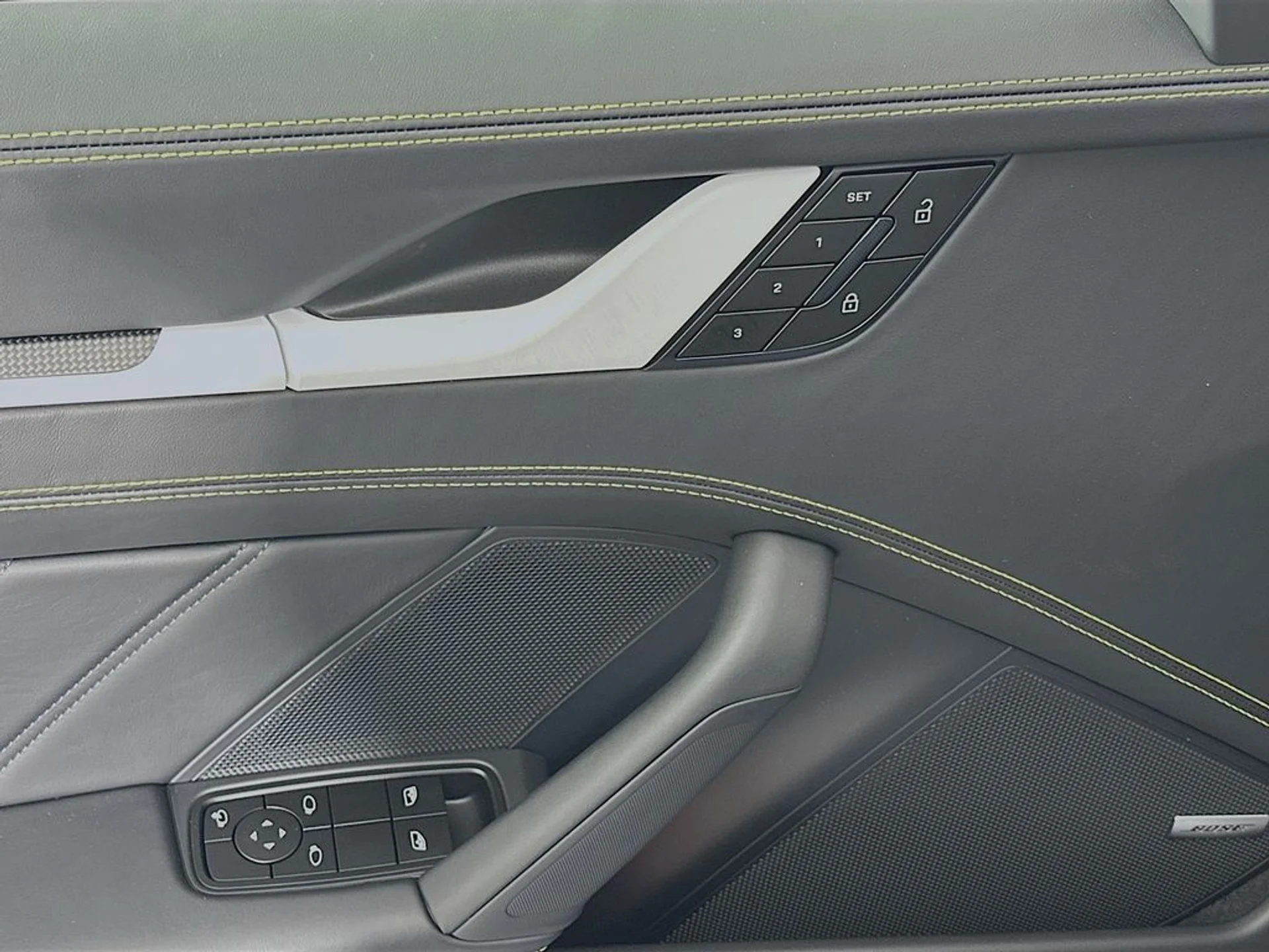 mph019_901914418_e96a9a47e40664255a1e7dd4baa9d068x_96f55474fb