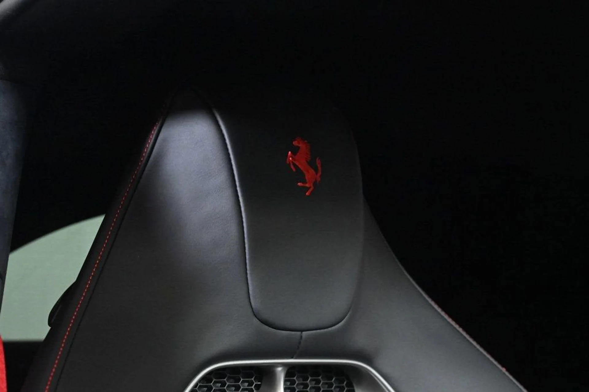 mph019_906844365_04bdf4a1fbe549daa4c1a7e187ba66ad_d6c1634fd2