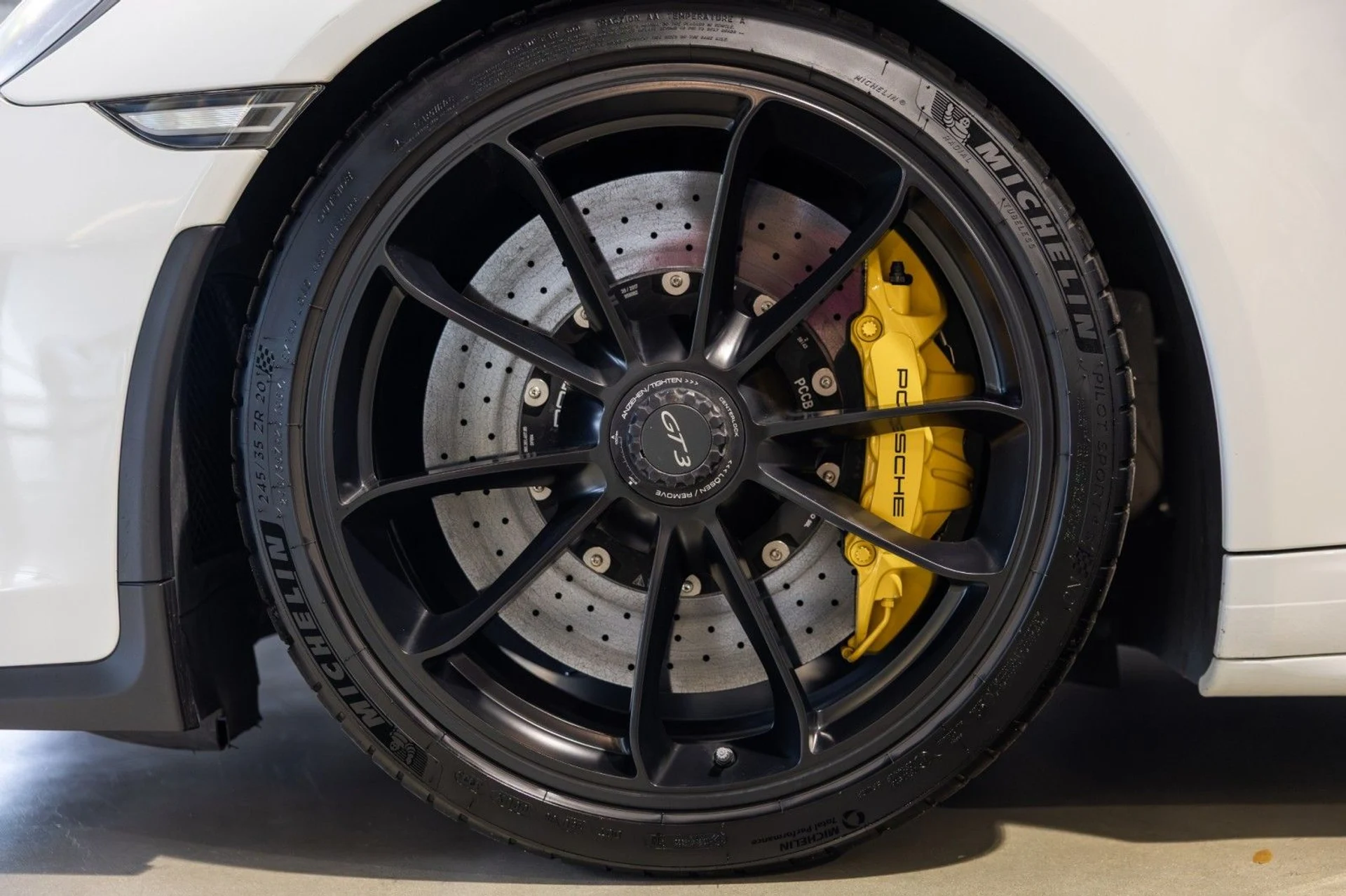 mph019_912661886_m_Q_4d3d4c9e33