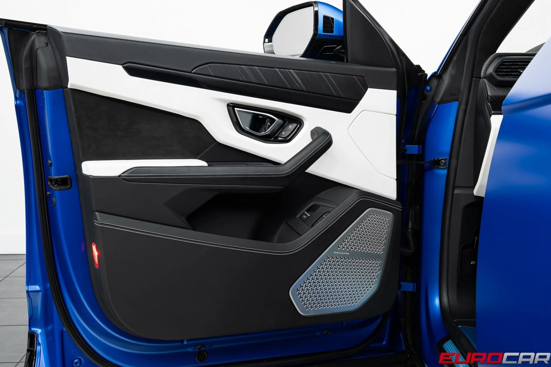 mph019_914488219_image_20_5e6b92f837