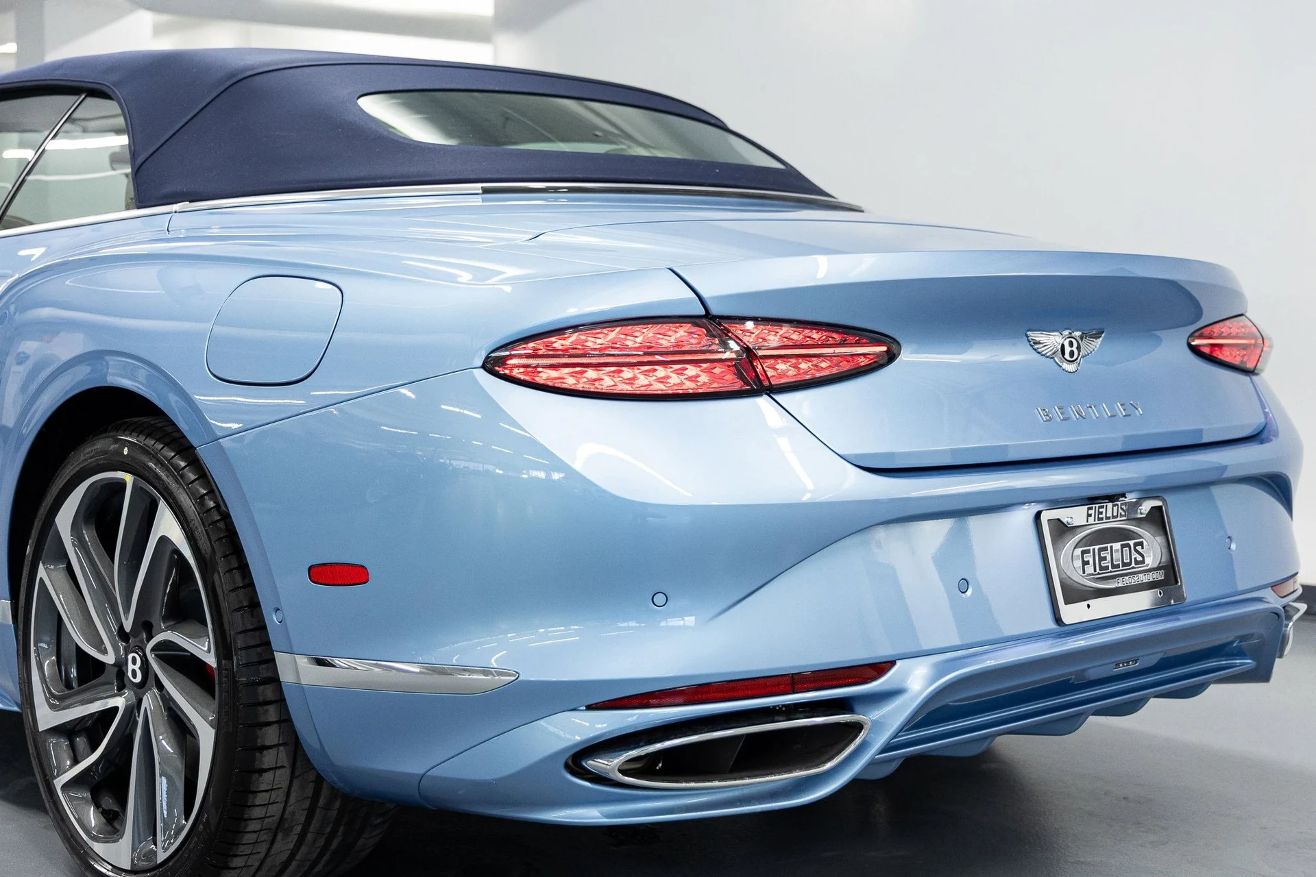 mph019_927398270_76fbb6f1dafd55e719b4fc5beec3c65ax_3cd6dca6b6