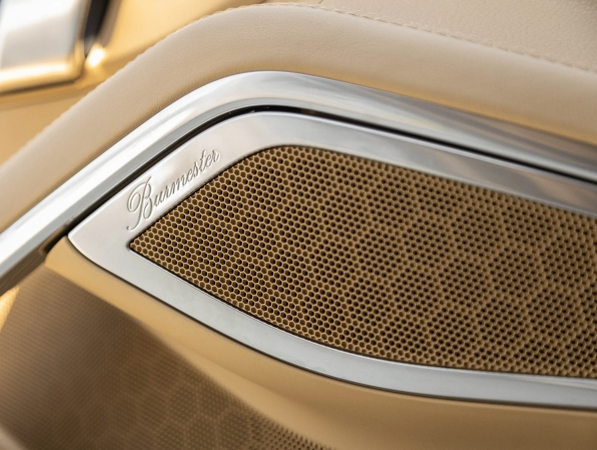 mph019_931582508_20_16b681572f