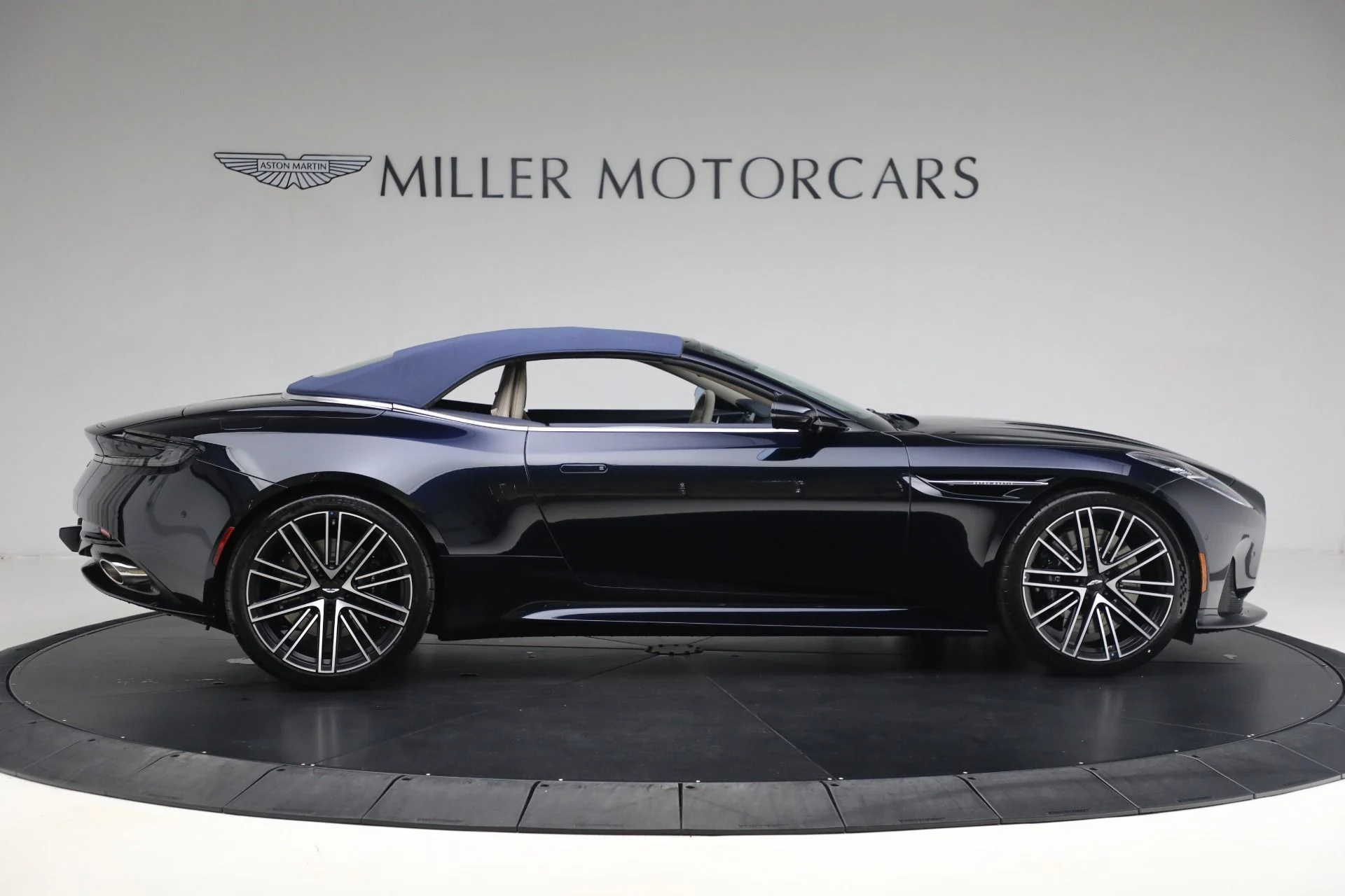 mph019_942280944_New_2025_Aston_Martin_DB_12_Volante_07f49a93b5