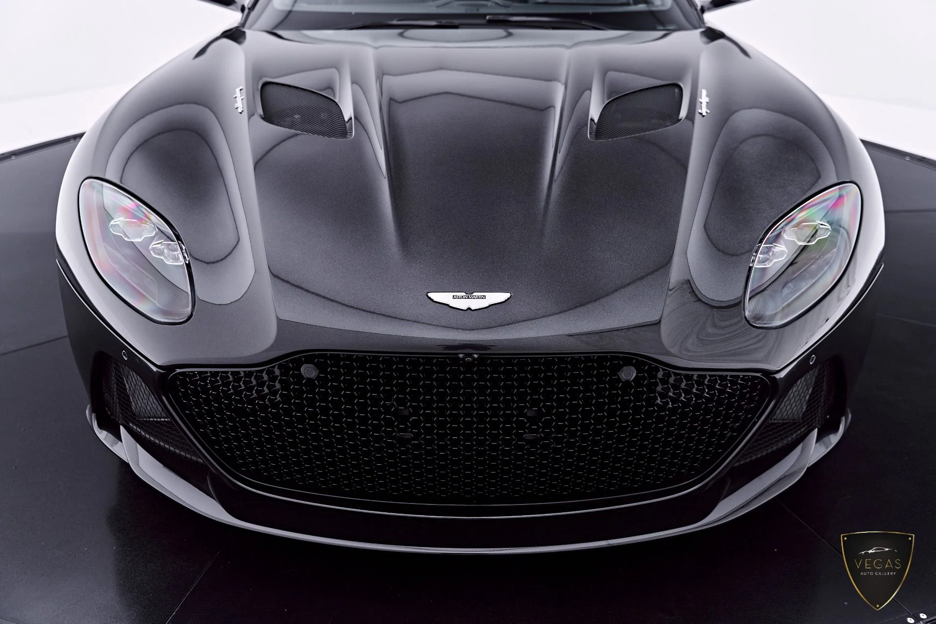 mph019_950505981_Used_2021_Aston_Martin_DBS_Superleggera_1785181493_cf8cf4bcc3