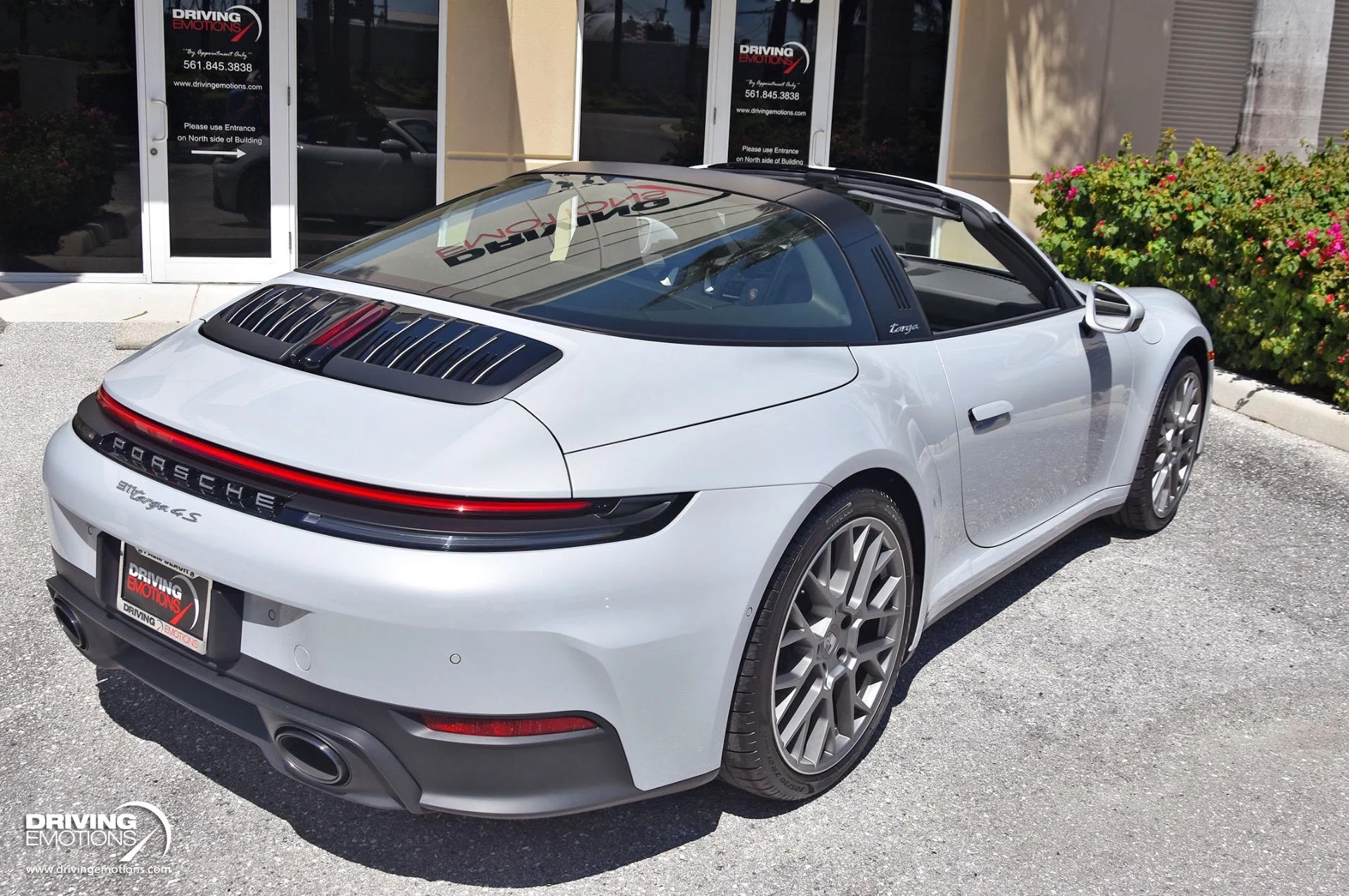 mph019_952686382_898_p20_l_90cfda5db3