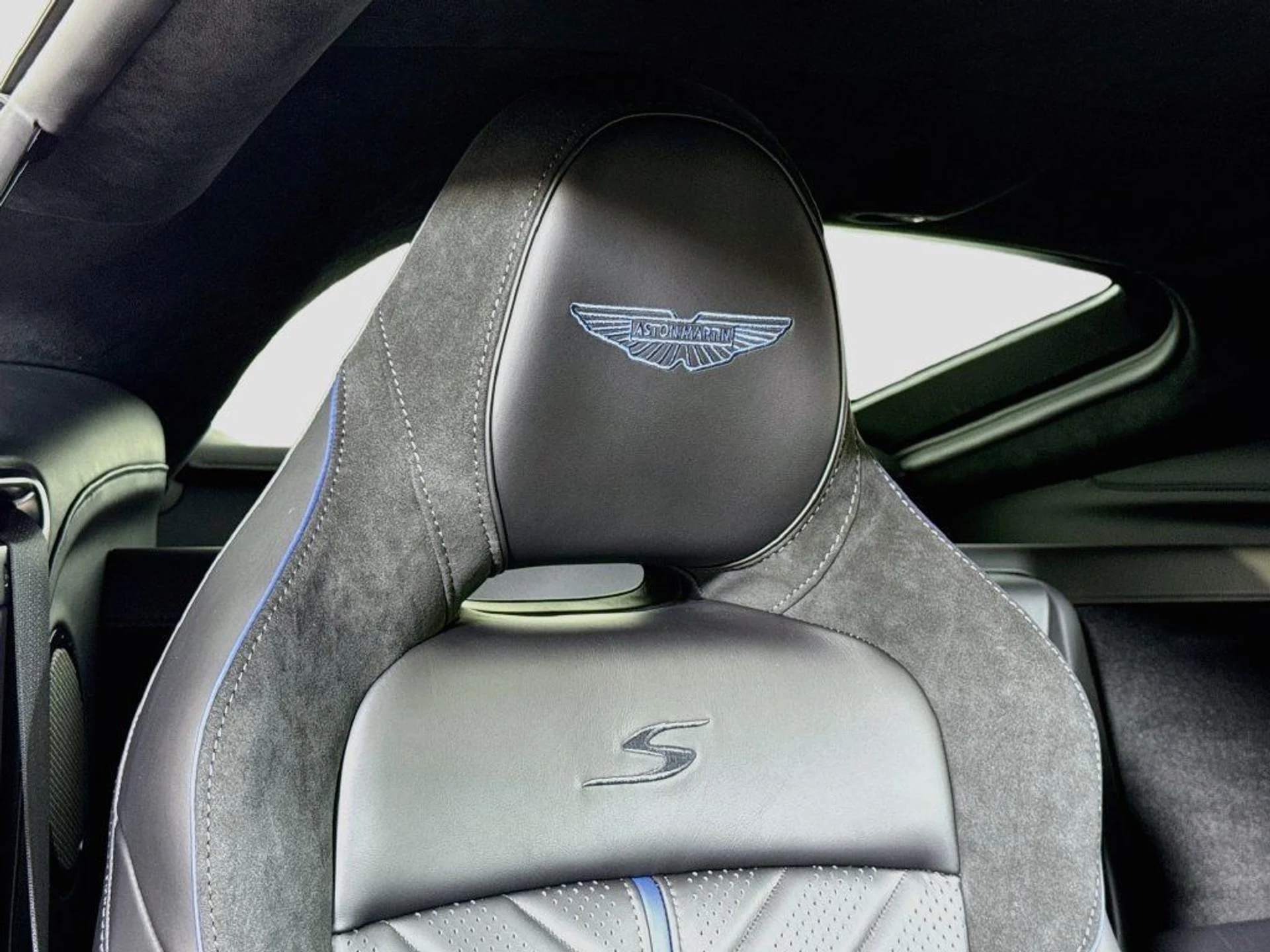 mph019_962021284_new_2026_aston_martin_vantage_scoupe_11350_23086723_21_1024_c3772189d6