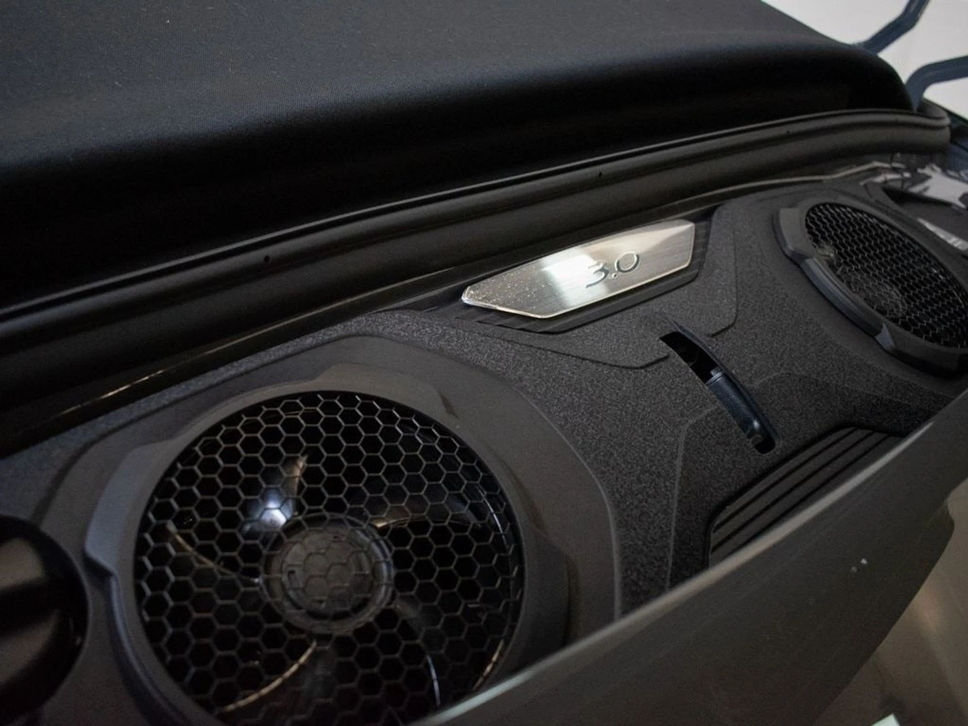 mph019_966763784_4961743de74979c39ebc942f42f00086x_451651e741