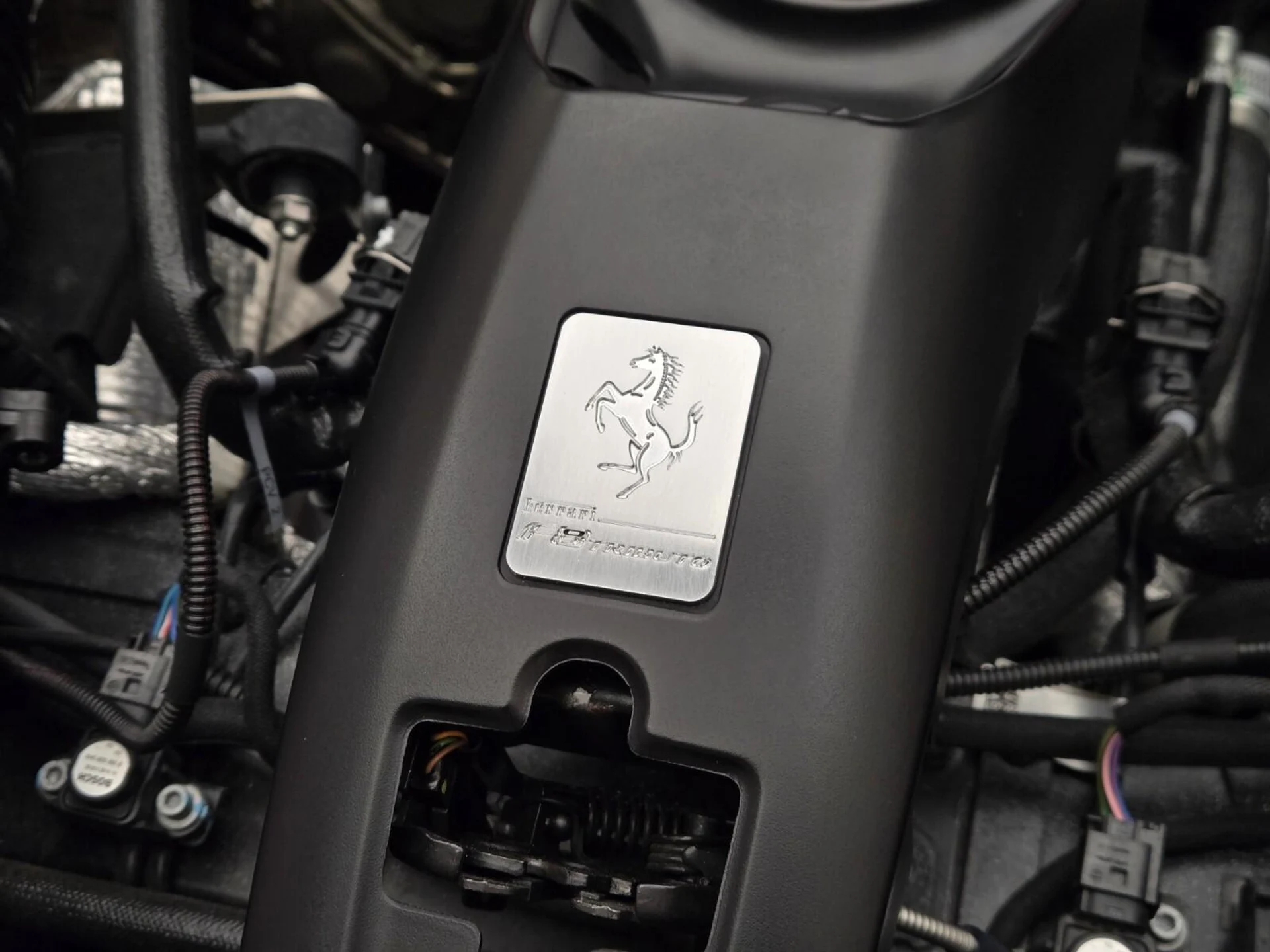 mph019_982284870_Used_2020_Ferrari_F8_Tributo_1756364921_03193eaedb