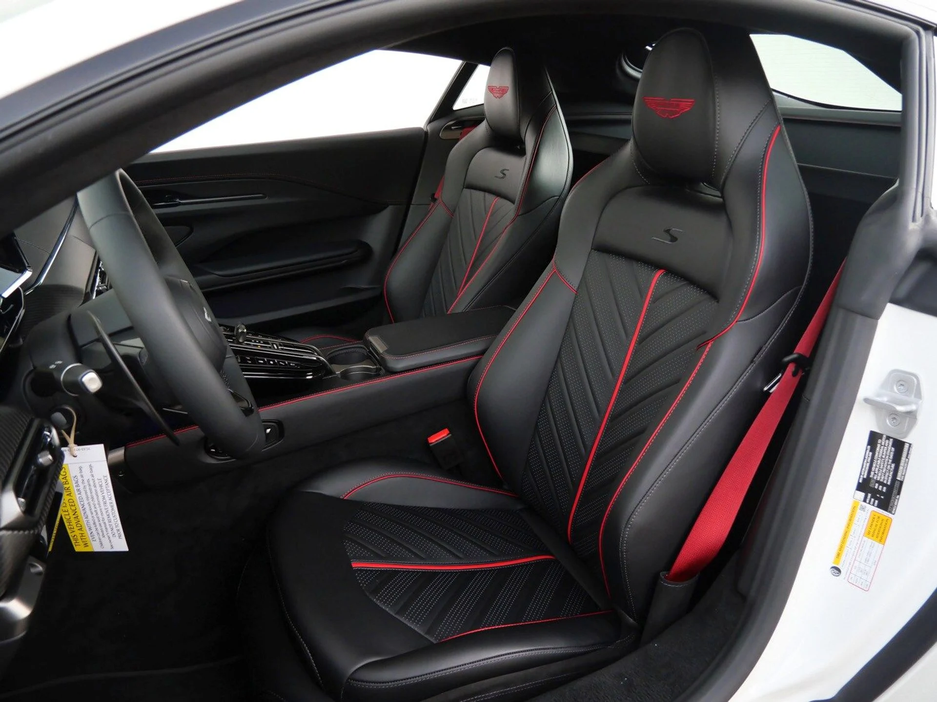 mph019_983504278_58398b924716412cb158a317c066f86a_5cd3458707