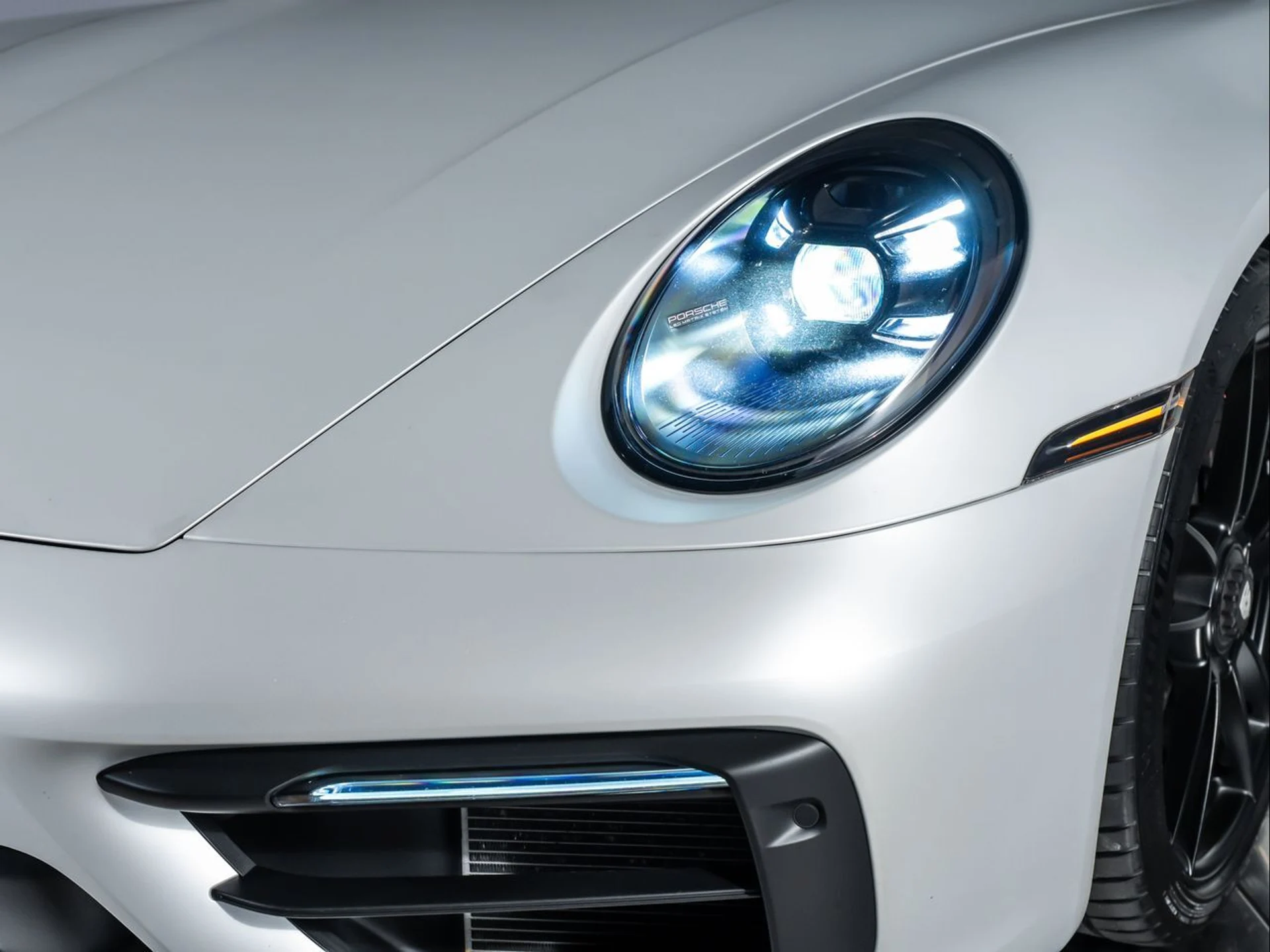 mph019_984293618_b95aaf8d5ed109f1dd08a757e5a6cbd8_e1bdcb2101