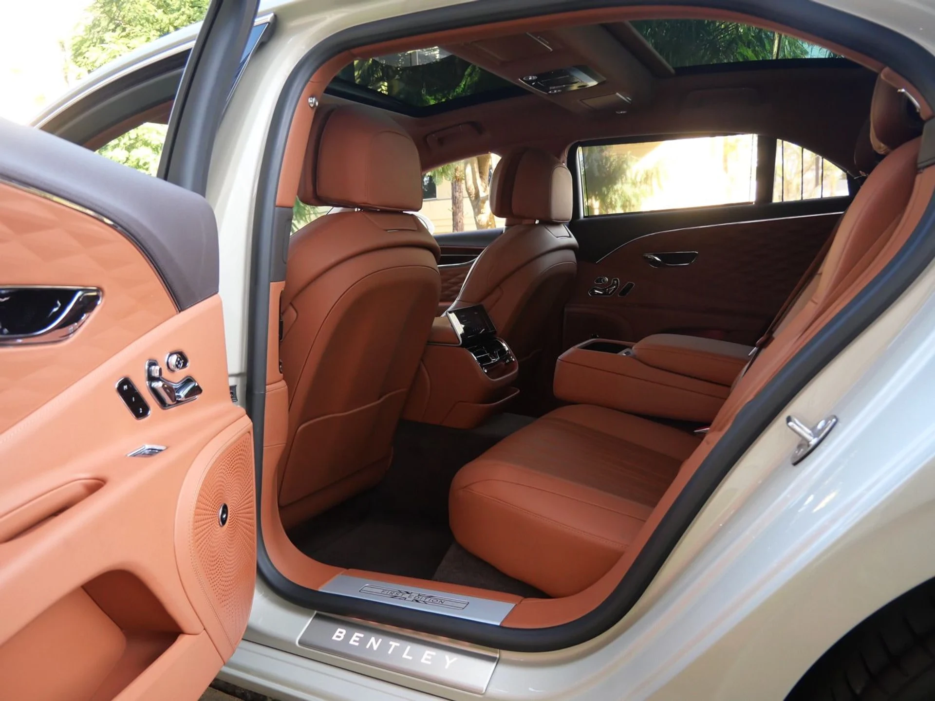 mph019_984609384_e374129d48de413786c18bc52d39e87a_dc5d940d80