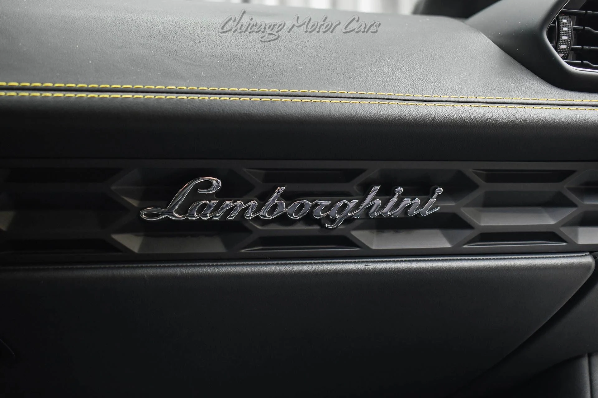 mph019_985569201_13290_p20_l_547b56d9af