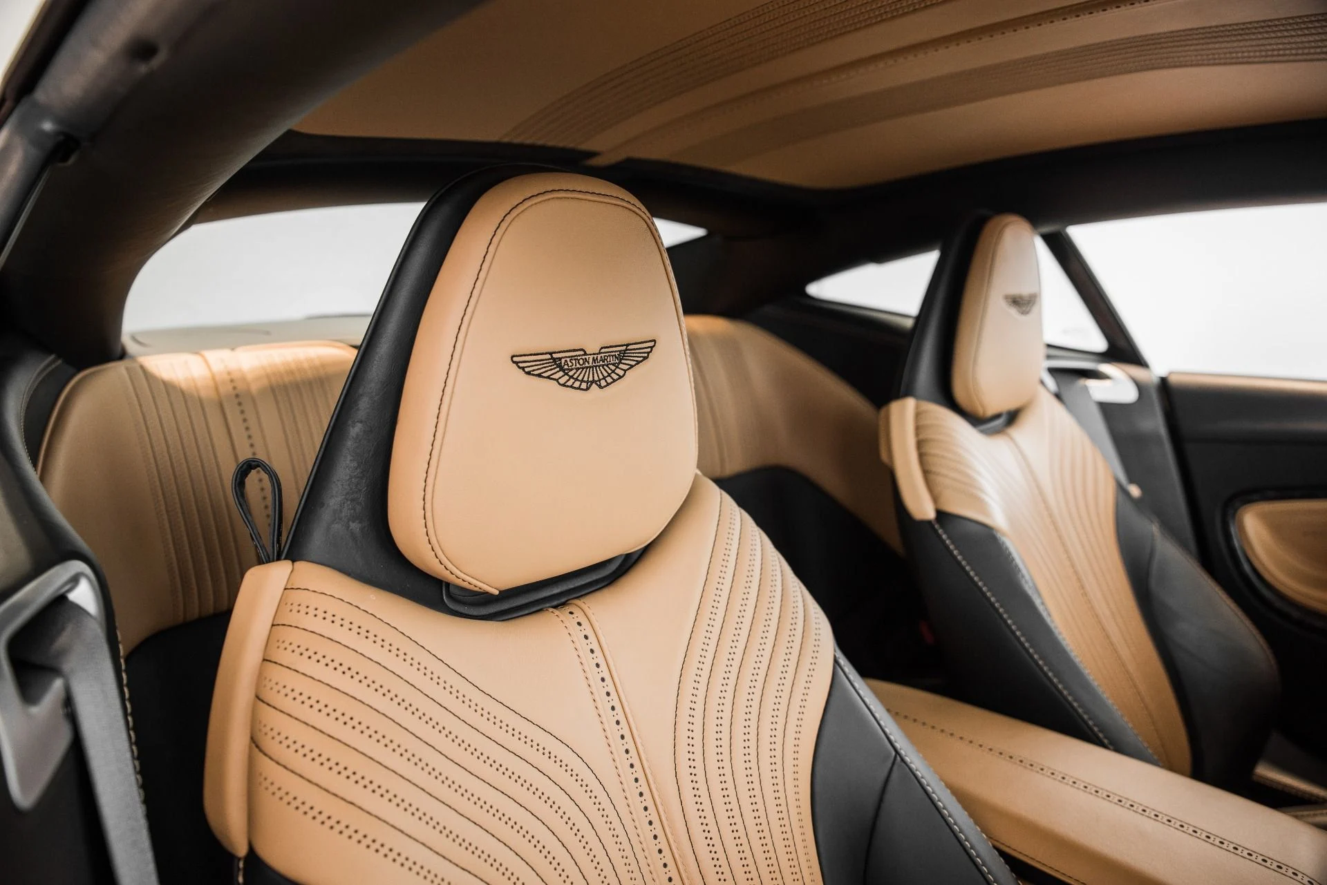 mph019_98645229_Used_2017_Aston_Martin_DB_11_1595695545_6fd87058ea