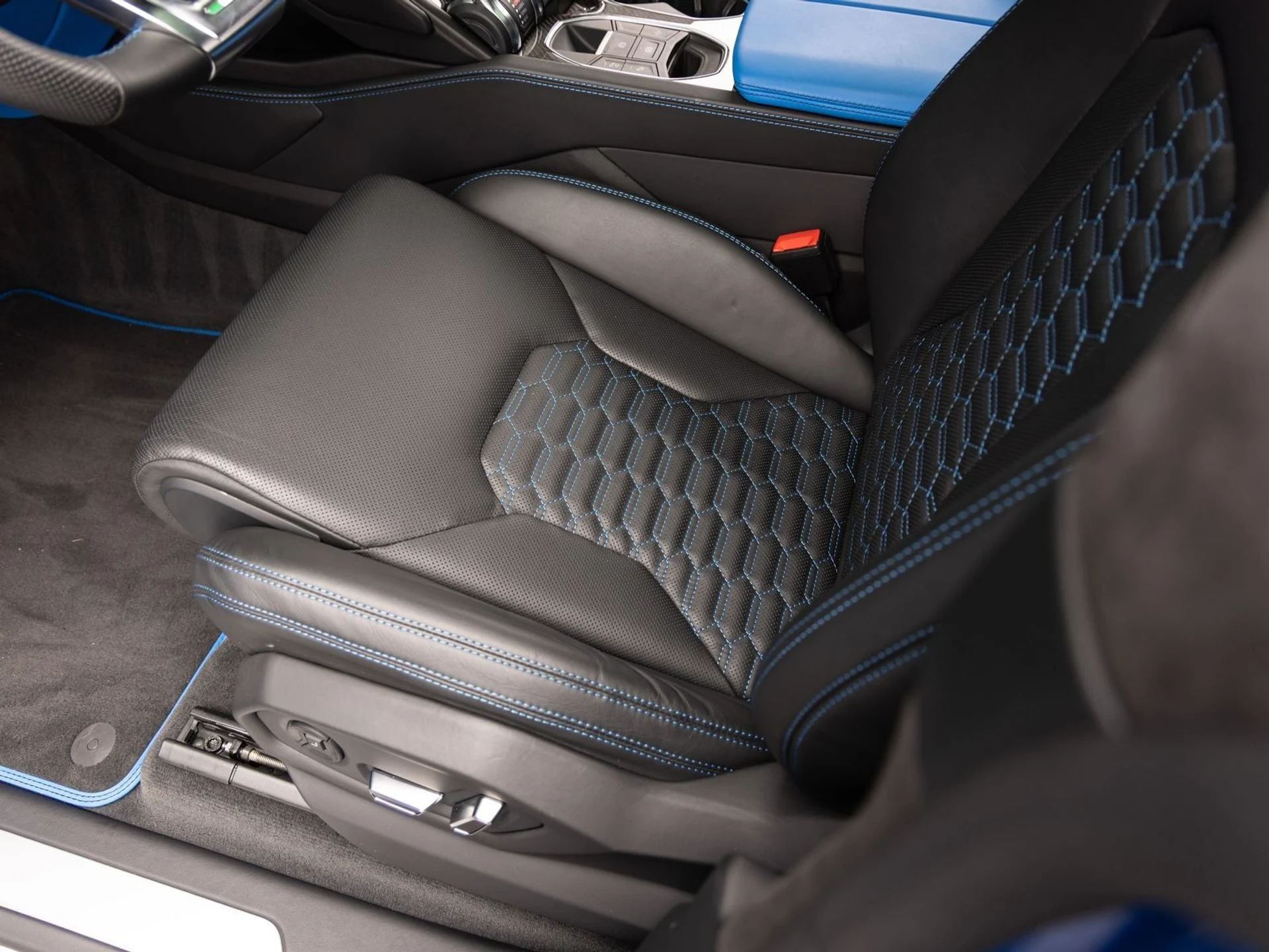 mph019_993966073_20_644e51115d