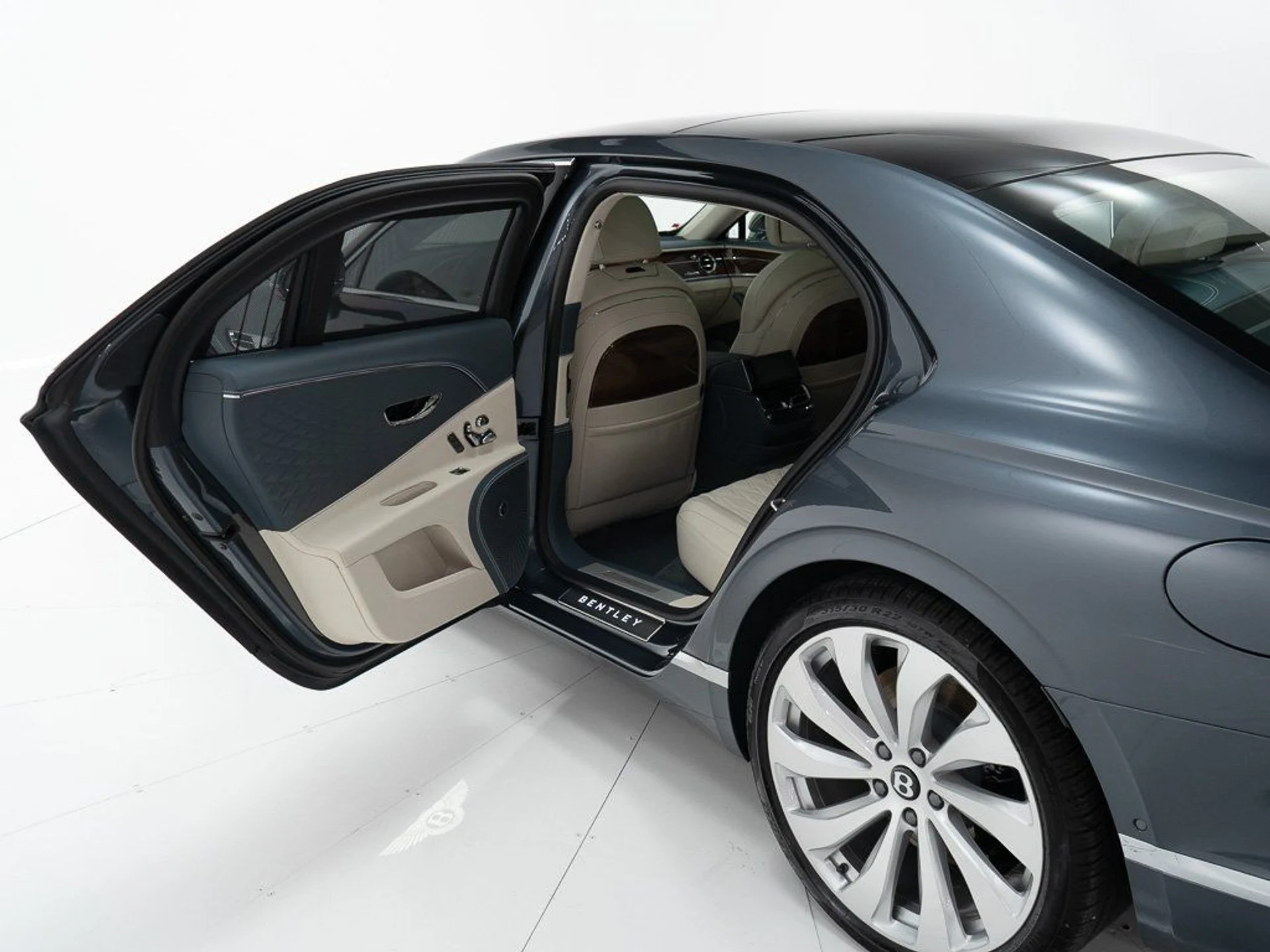 mph019_995048704_8b1a01547266cb5e46f9df51771573ff_8af8b8d6da