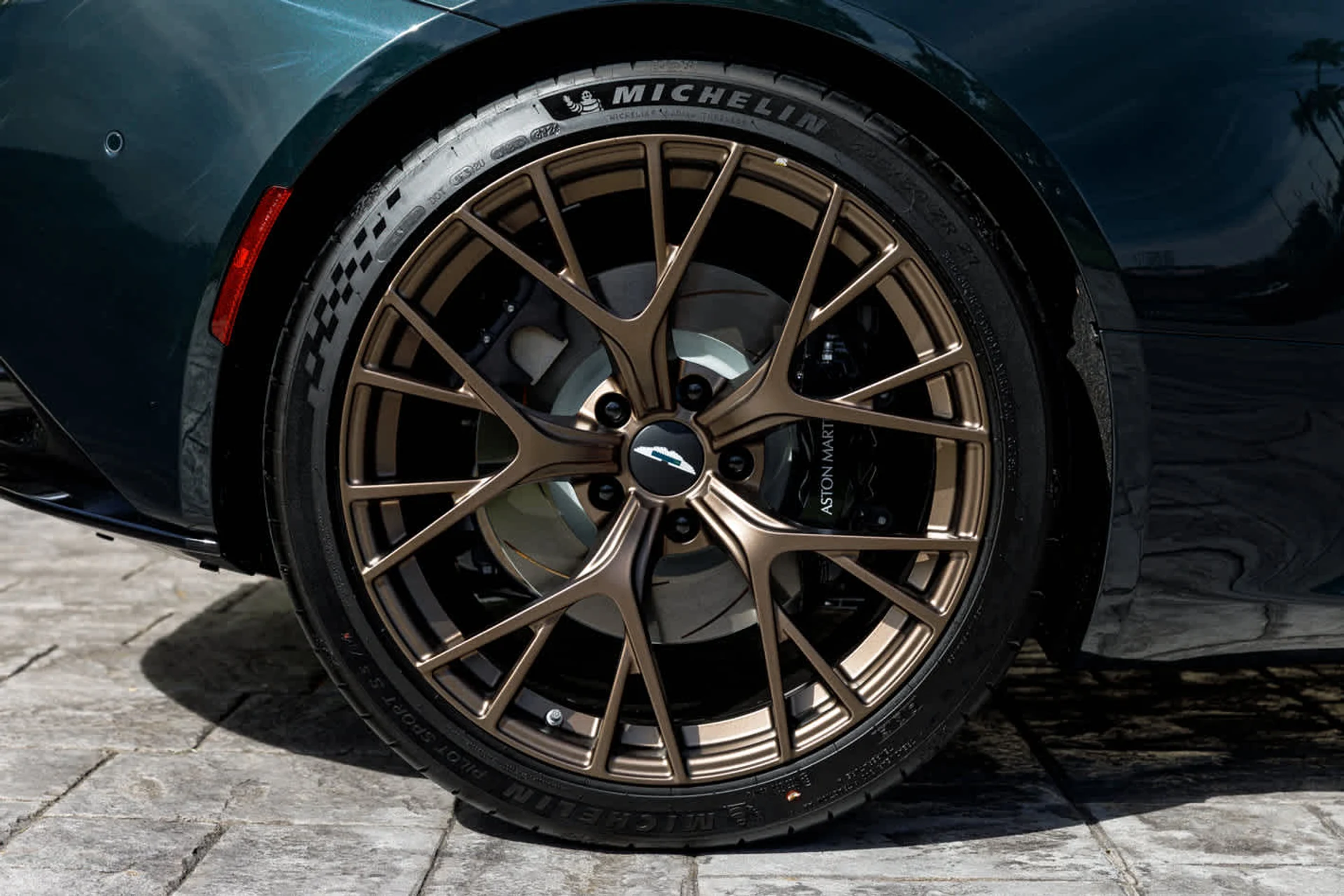 mph019_99770070_20_5a932f2d97