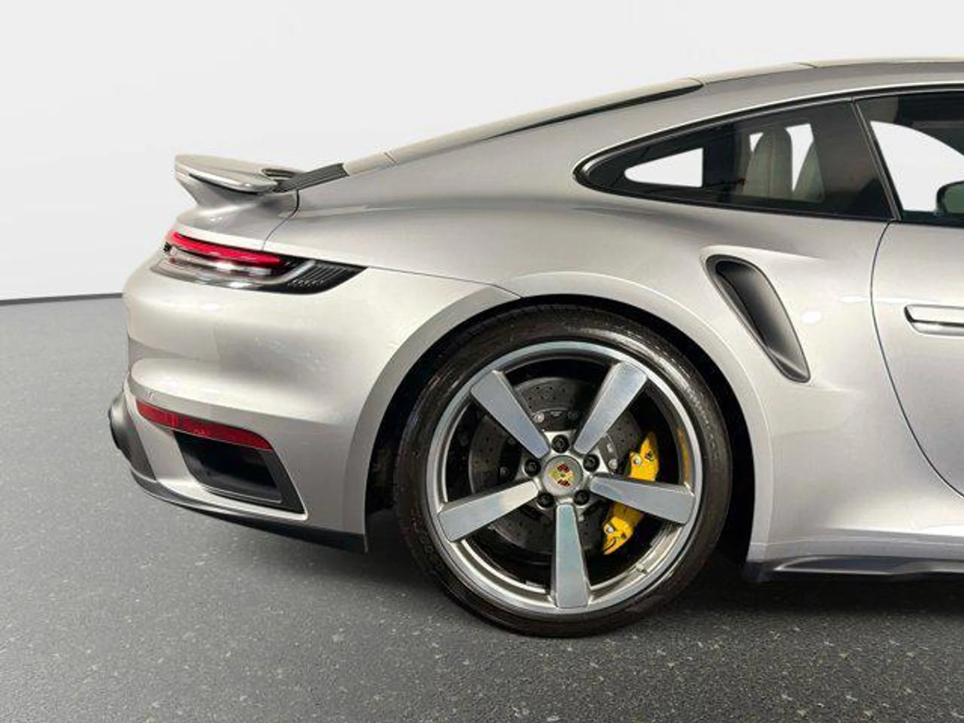 mph019_998255555_rksom_Xj_Rc_Ft4ml0m_Qkfi9z_Op_U84_0f194648c4