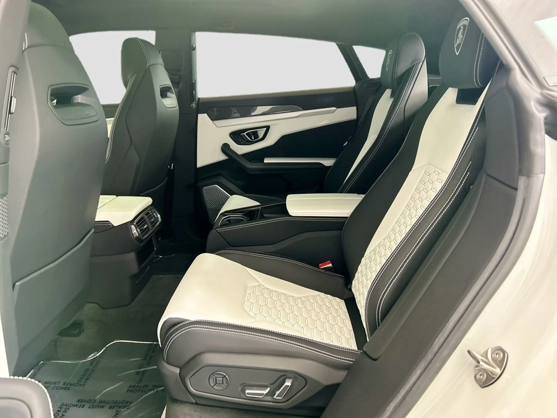 mph019_998767301_used_2020_lamborghini_urus_awd_8119_23020577_20_1024_66e54ef4b8