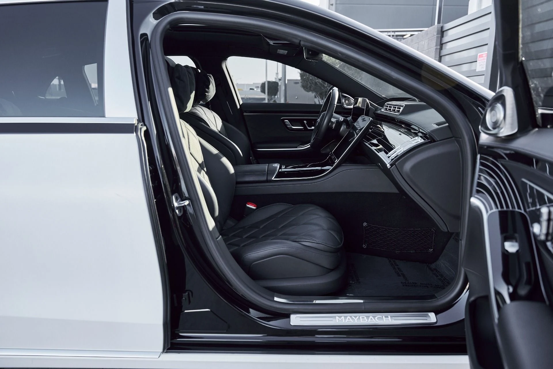 mph020_1000071258_Used_2023_Mercedes_Benz_S_Class_Maybach_S_680_1769803974_3c616170ce