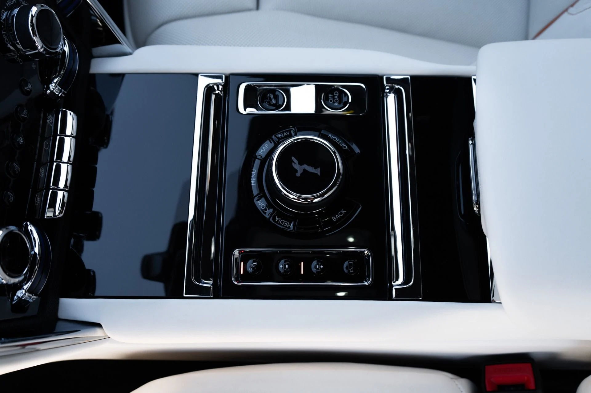 mph020_1001334387_Used_2022_Rolls_Royce_Cullinan_1773433397_eb37ef59a9