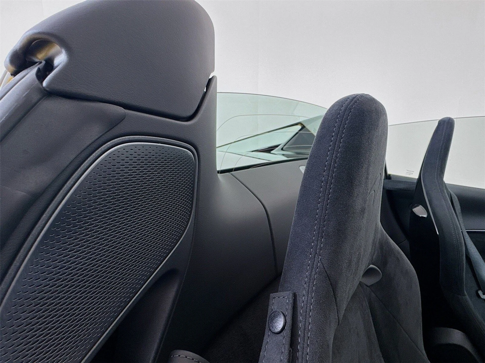 mph020_1011657193_feef4345aa19be5a7a41356b5acd83a1x_9a1f17d023