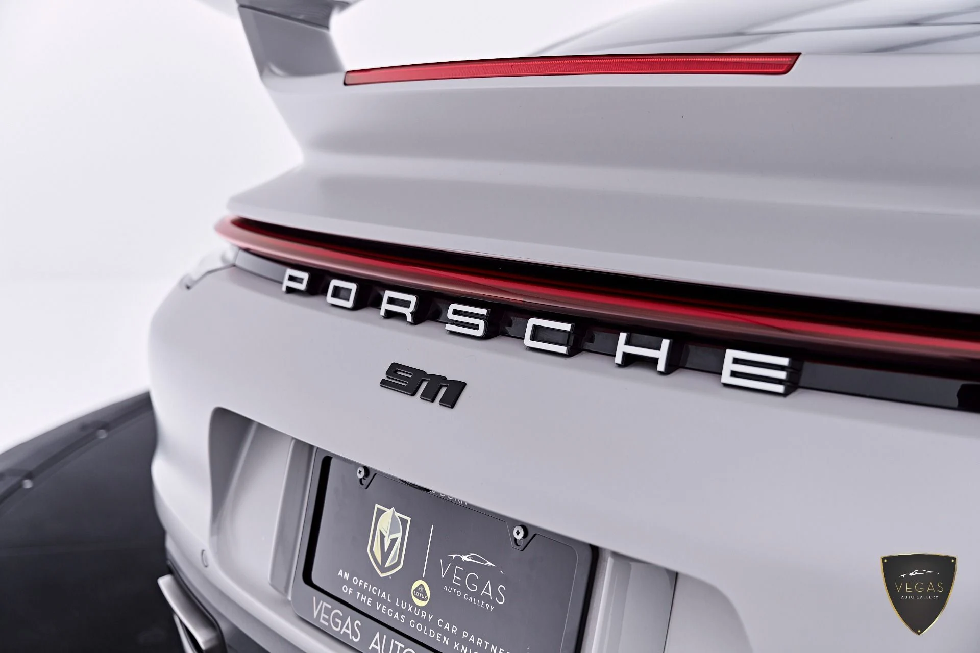 mph020_1016362947_Used_2023_Porsche_911_Carrera_1783042995_a411cc9442