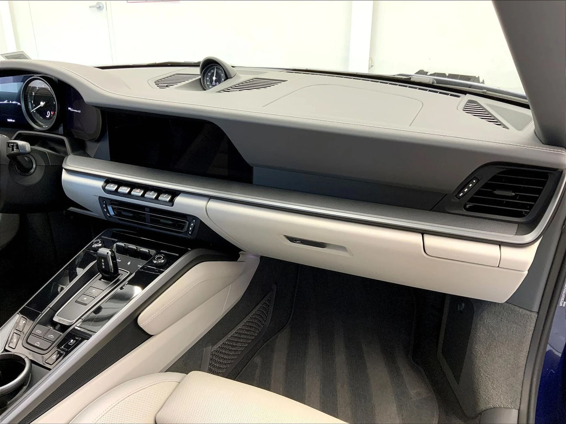 mph020_1017623928_0bd17d2b95a4ae14dbbcefb48bfc5eb3x_3323328229