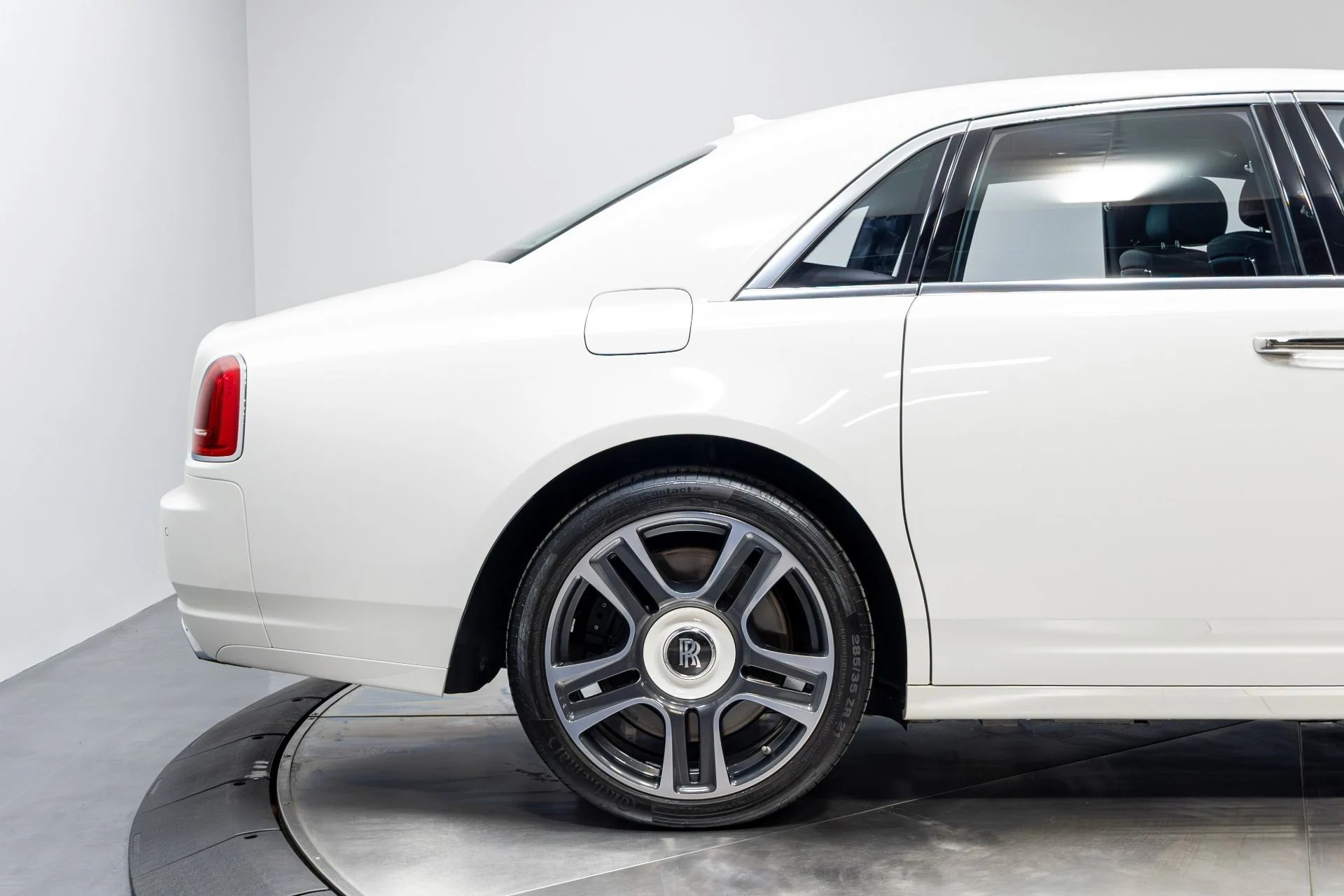 mph020_1023753868_Used_2016_Rolls_Royce_Ghost_1775019332_f9e4dac483