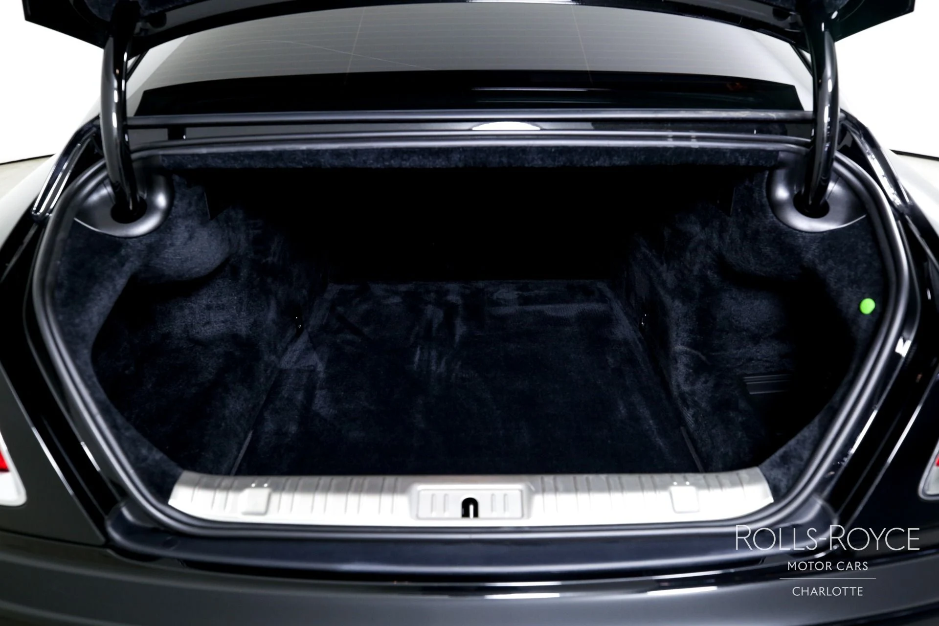 mph020_1027920803_Used_2020_Rolls_Royce_Wraith_1742827232_4eeb76d7ca