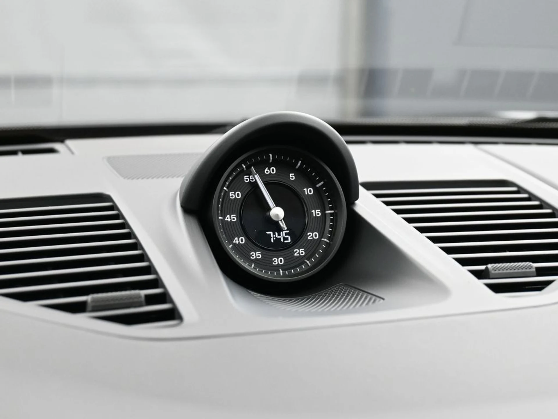 mph020_1039825873_image_20_c45c1a9af8