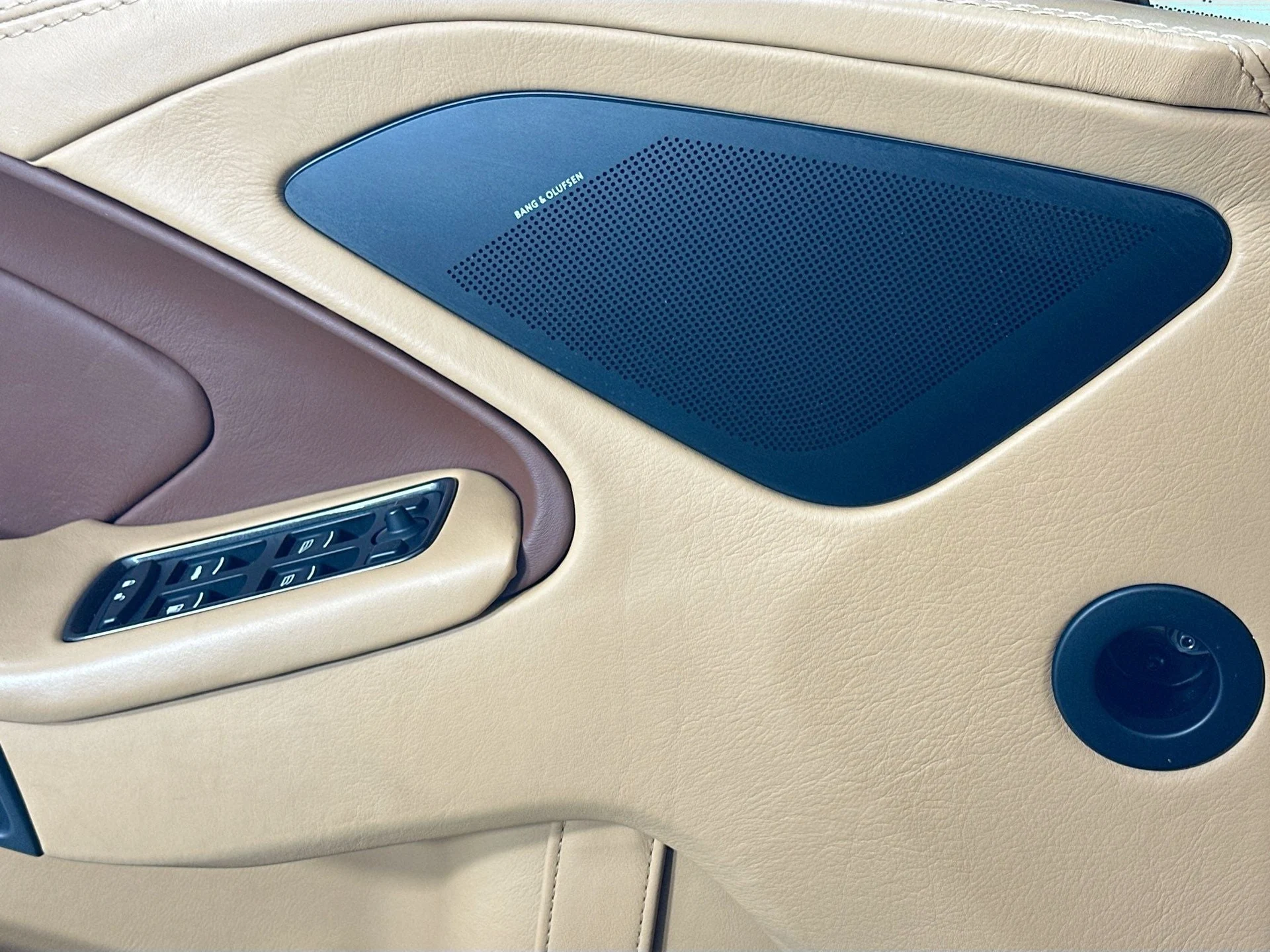 mph020_1040276522_21_9a6beac078