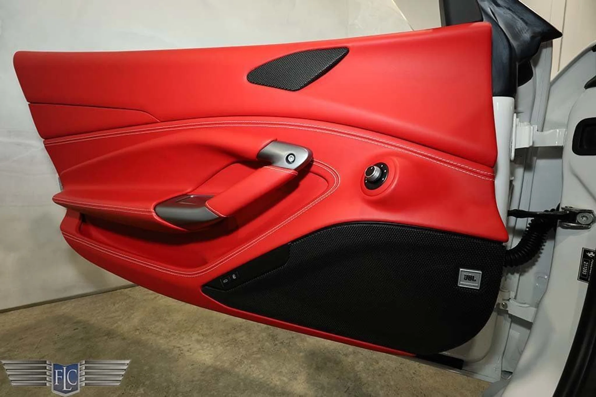 mph020_1053149882_used_2023_ferrari_f8_spider_convertible_9689_22983772_21_1024_2aedc86089