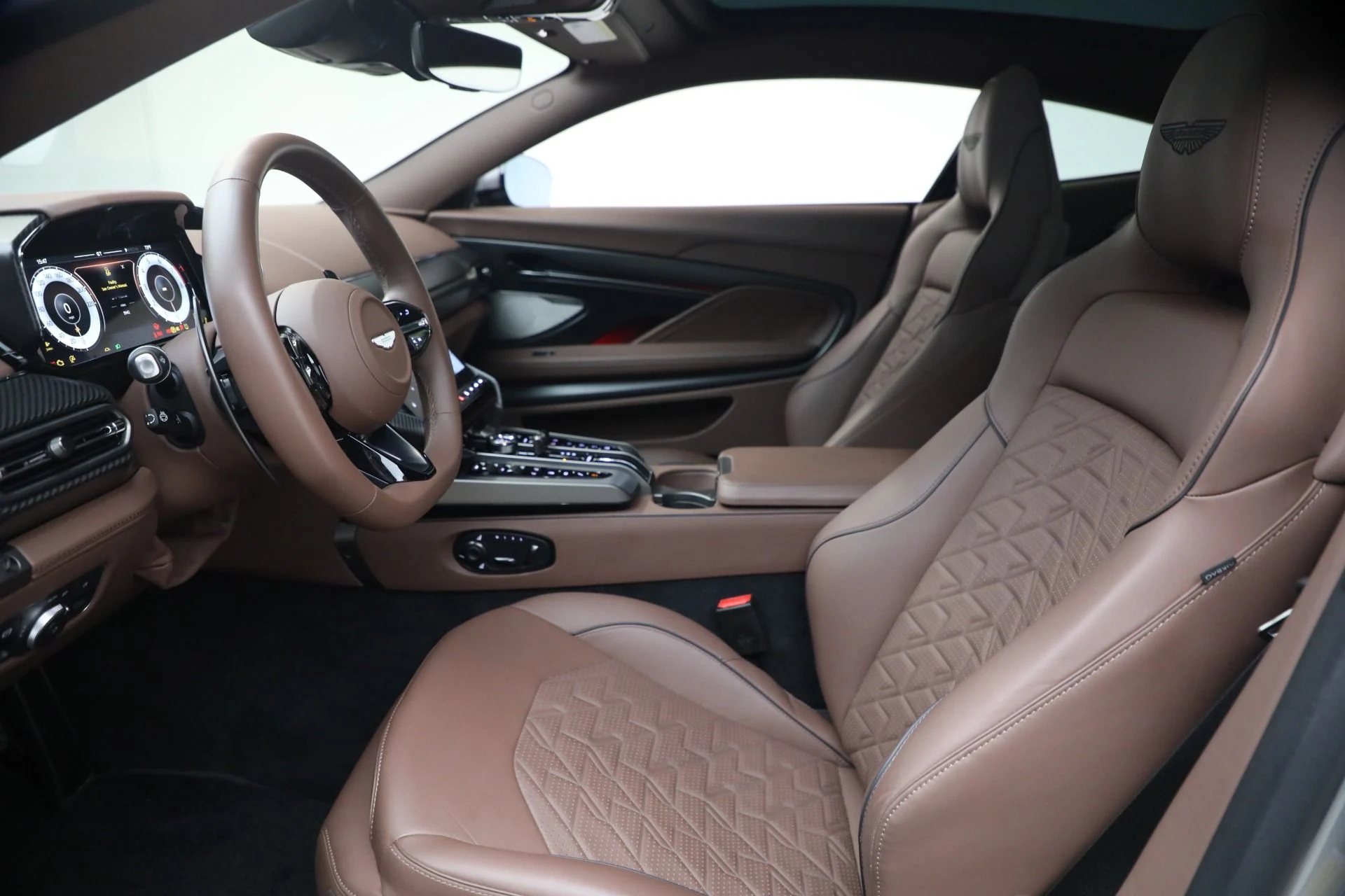mph020_1054415125_Used_2025_Aston_Martin_Vanquish_1791232652_b950fd09f0