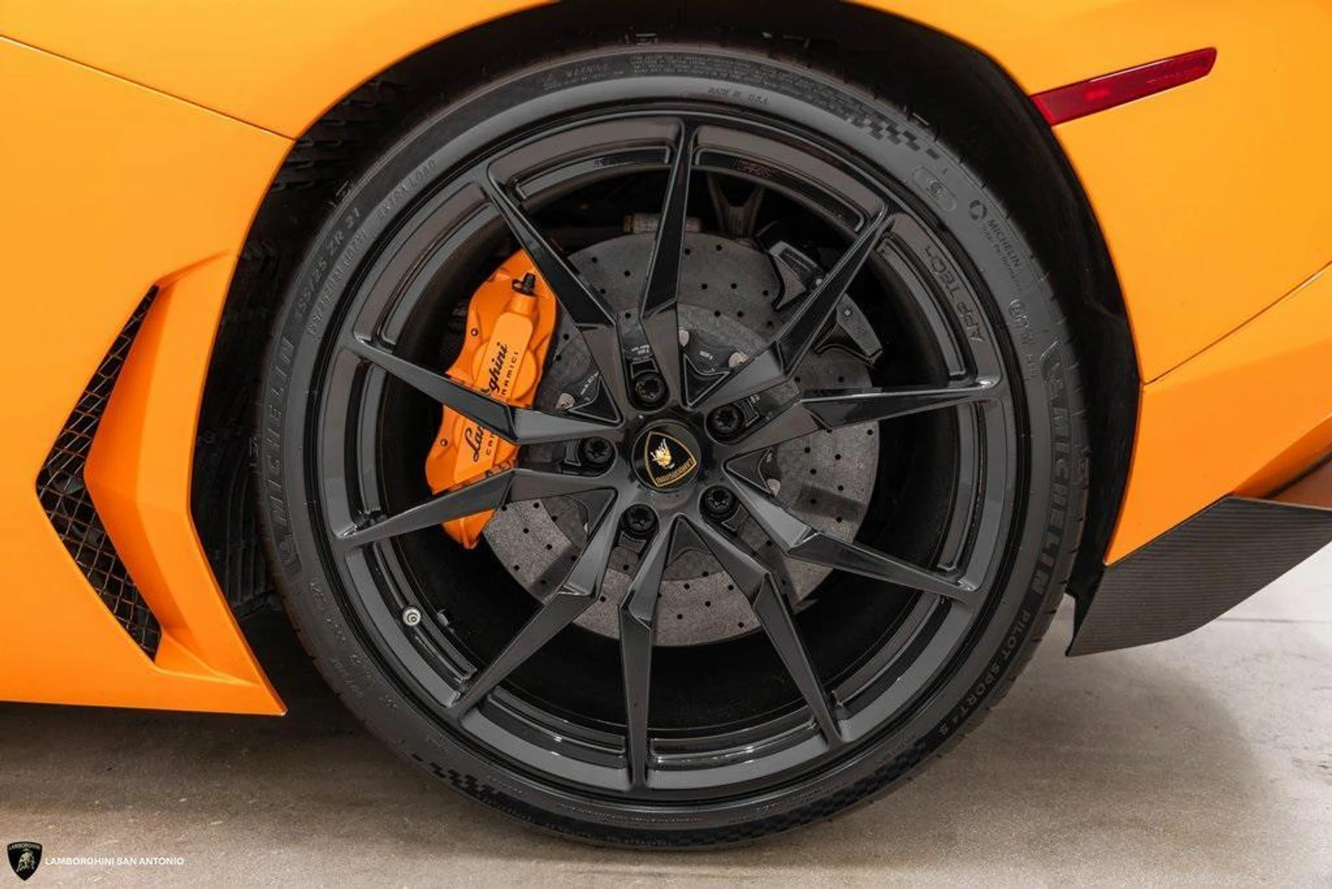 mph020_1056838218_1_GNZZ_Bcf83_P_Je52_Umd_Pp_Kaxy_Ro_A_0a1bbab96f