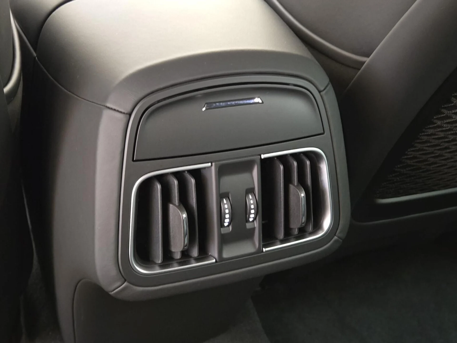 mph020_1057887730_New_2024_Maserati_Levante_GT_1753161597_ec7fd6160b