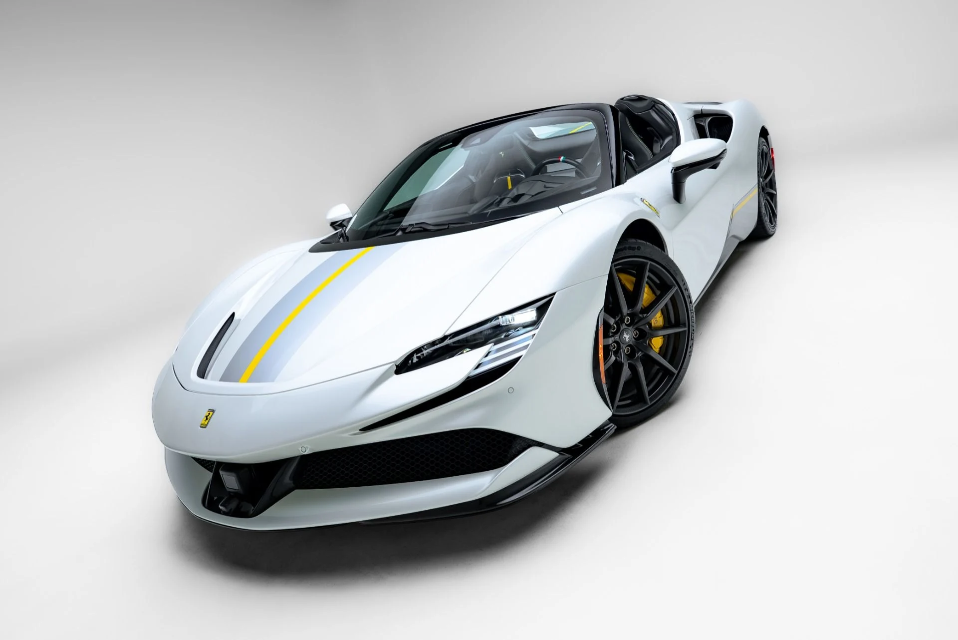 mph020_1064480203_Used_2024_Ferrari_SF_90_Spider_1777485078_b85727e6a6