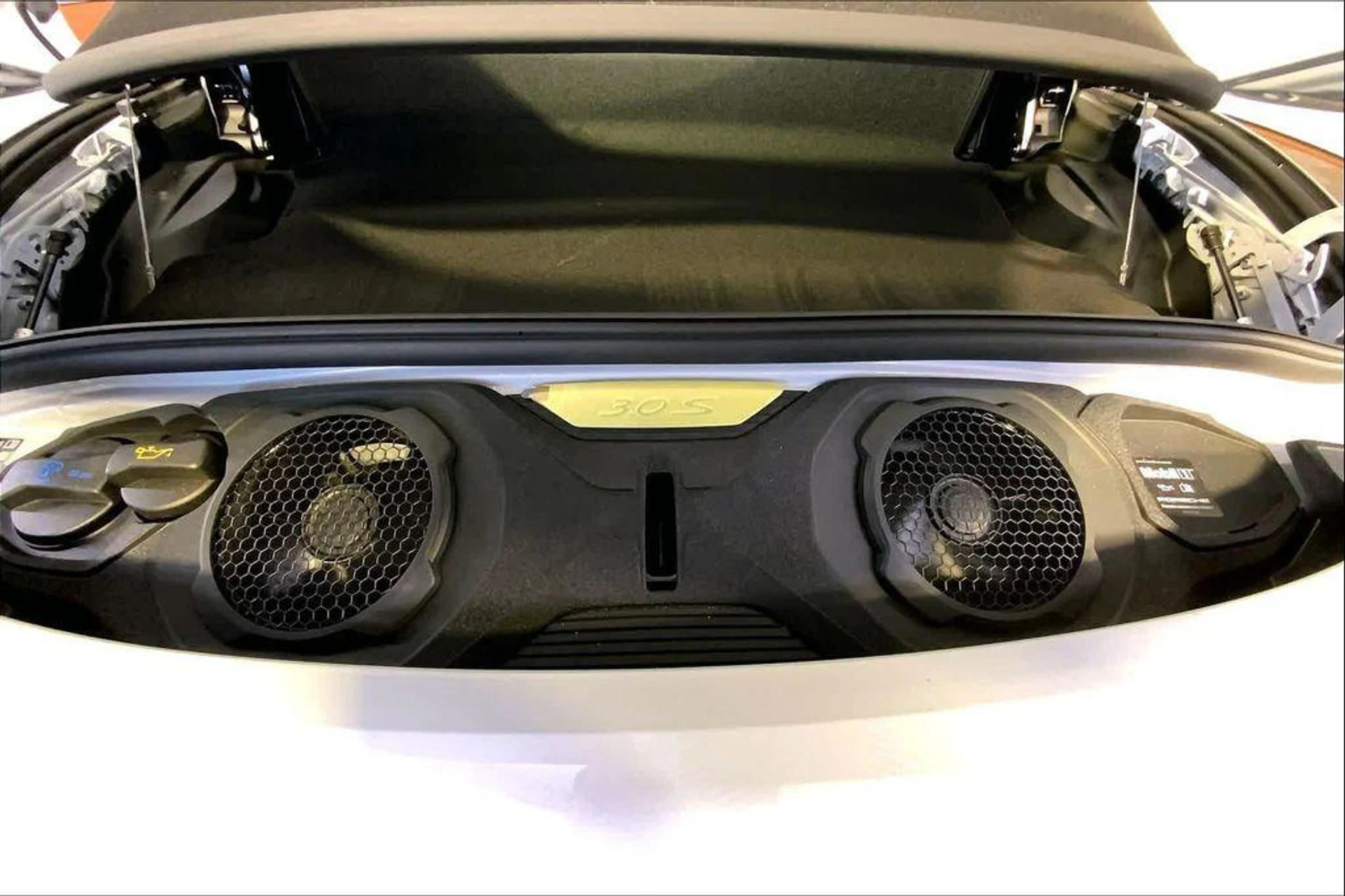 mph020_1067538809_9_SH_3_HN_81o_Y5w_Any_Lxl_Du_A3_E7_V_Qw_43bcfb69aa