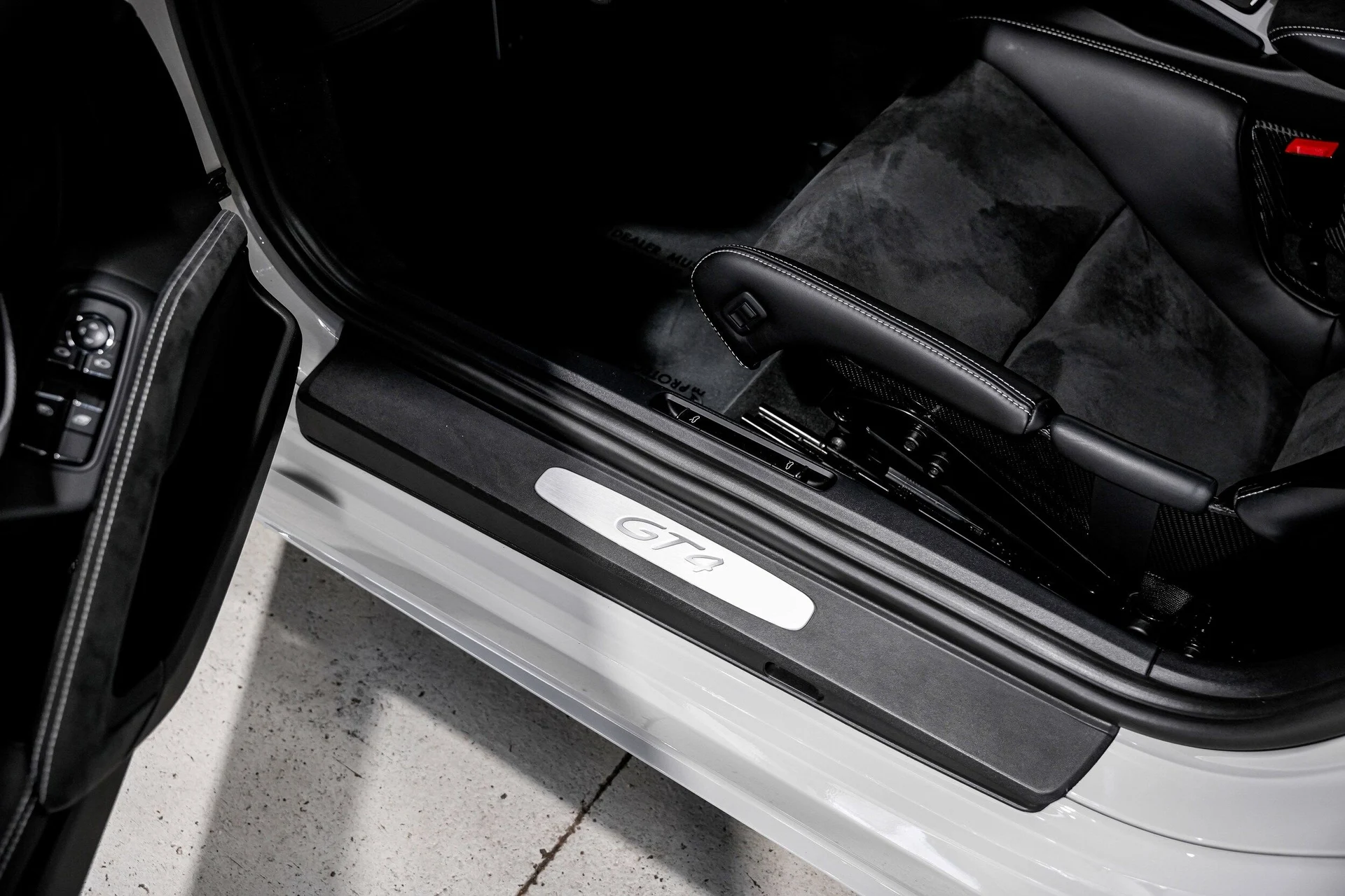 mph020_1067570627_6884e67bfe1f299ae77327a1d5ddf439x_0c3484e226