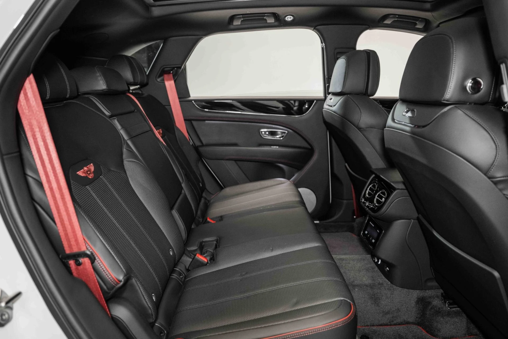 mph020_1074816133_Used_2022_Bentley_Bentayga_S_1725543345_ca1d50f4a7