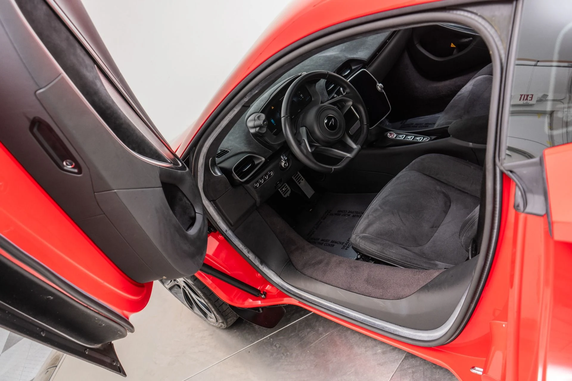 mph020_1077074155_Used_2023_Mc_Laren_Artura_Performance_Interior_Front_Axle_Lift_Bowers_and_Wilkins_Audio_1793205777_5a8dd8a754