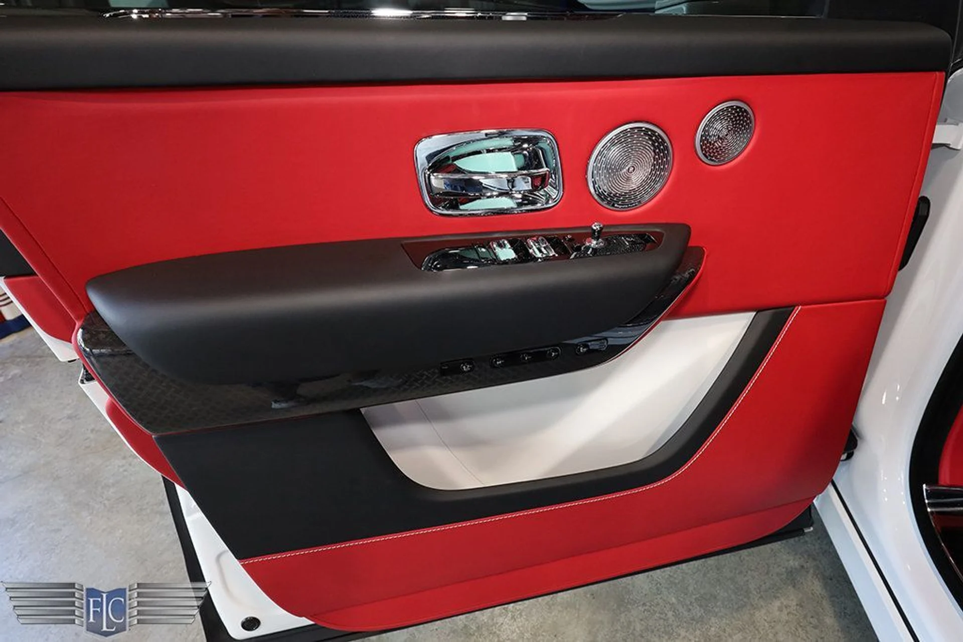mph020_1080152999_used_2026_rolls_royce_cullinan_blackbadgesportutility_9689_23031080_21_1024_92c5066f7d
