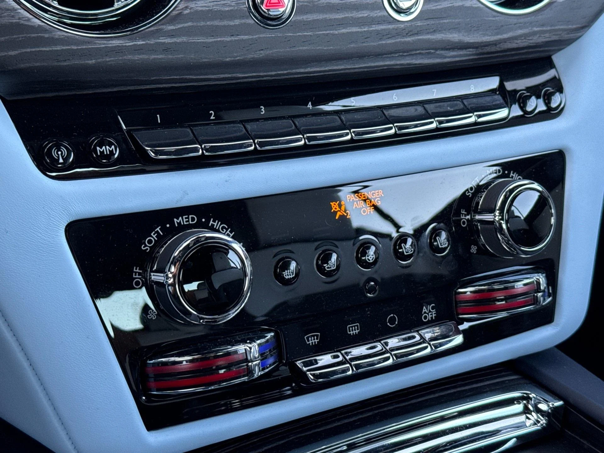 mph020_1080567889_Used_2025_Rolls_Royce_Spectre_1769854683_39a5fc085e