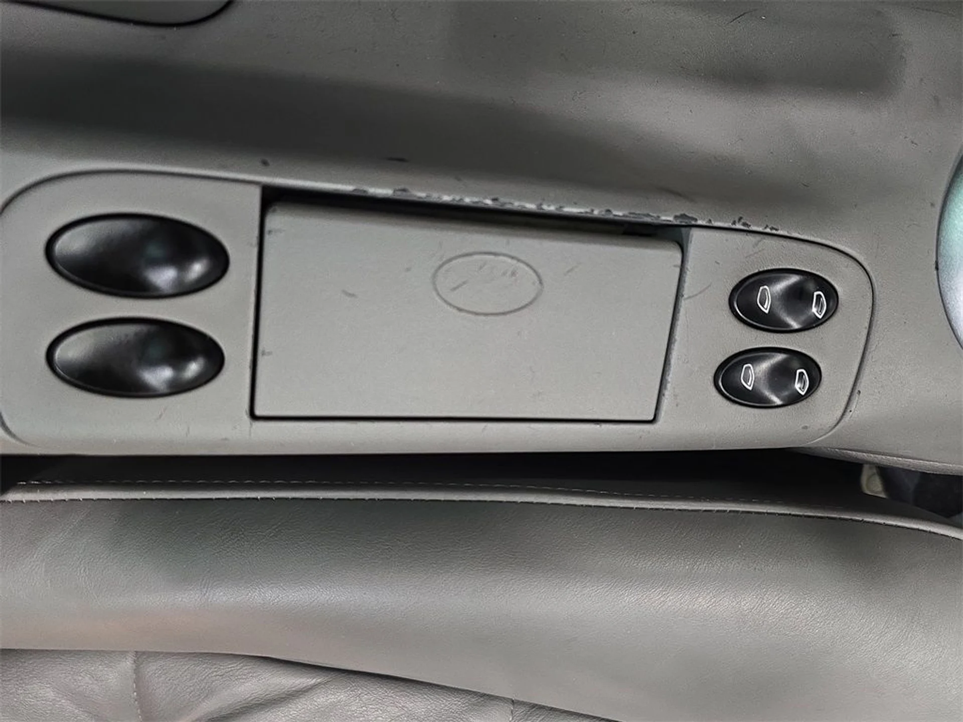 mph020_108388241_02ddd8e4fe908af0dc58a8b8b2d8b01d_3be47cf92a