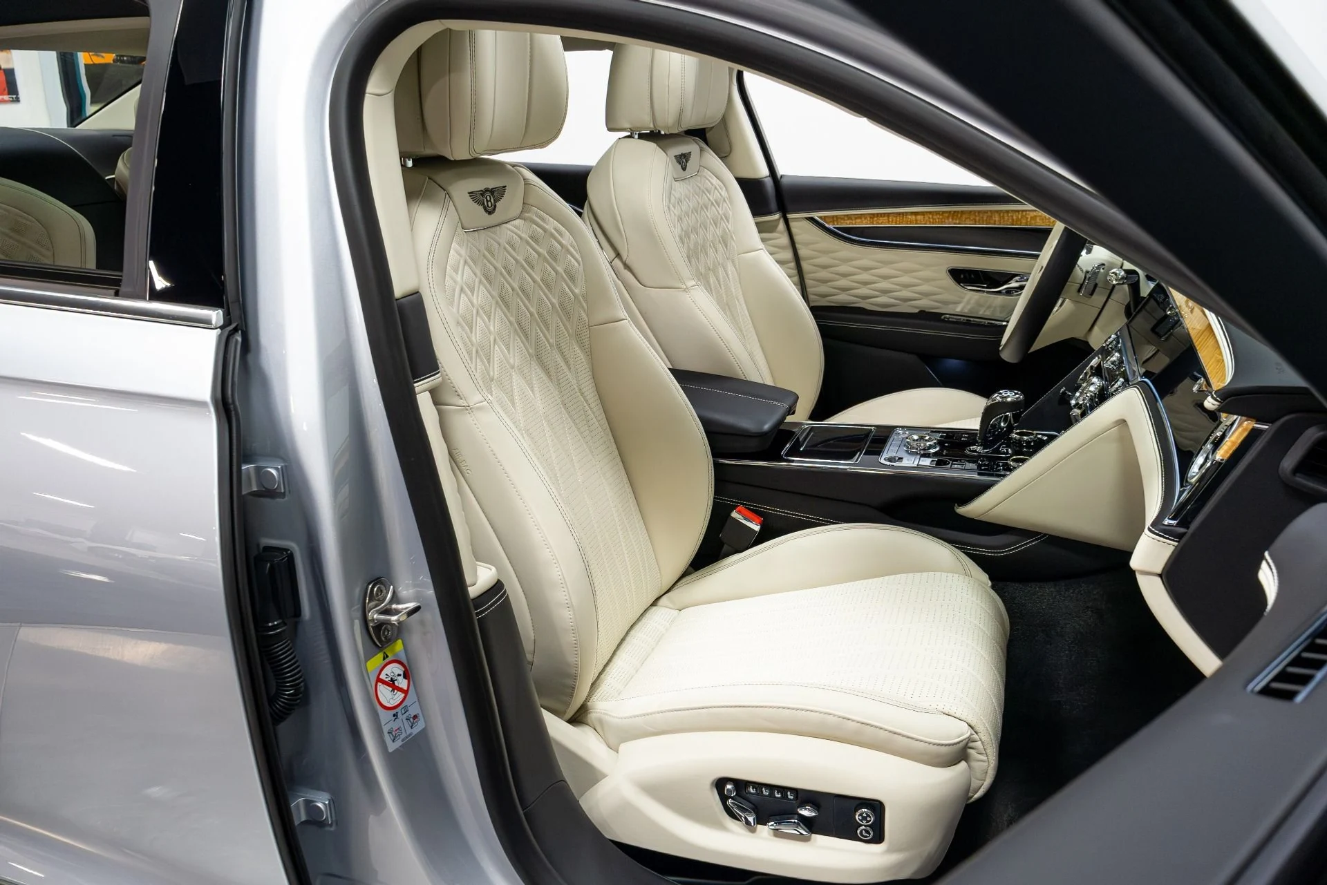 mph020_1085203107_Used_2021_Bentley_Flying_Spur_W12_1772666284_4162f7ca51