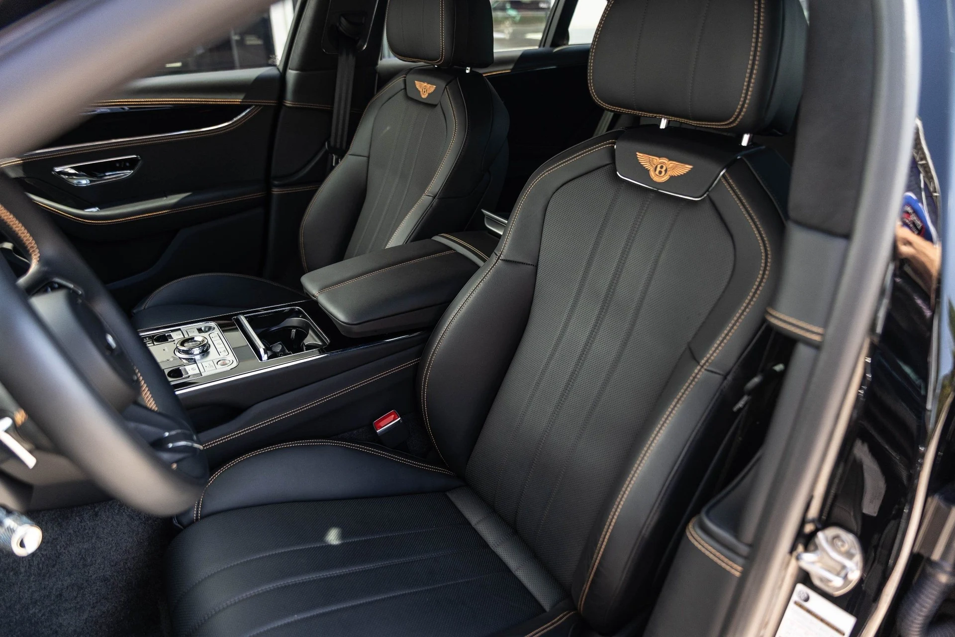 mph020_108951152_Hi_Tech_Luxury_Imports_LLC_SCBBP_6_ZG_8_SC_022680_image_20_5cf73355e9