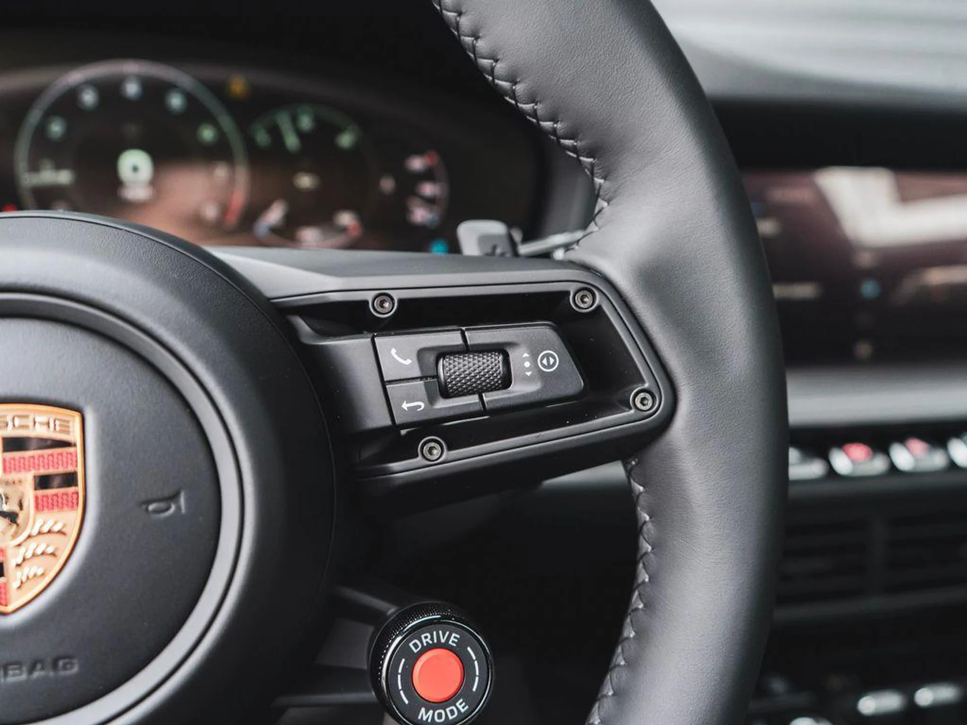 mph020_1090485659_ecr_U7vr6pk_2rh_Ymw8178_G2pp_H0_37de1850c7