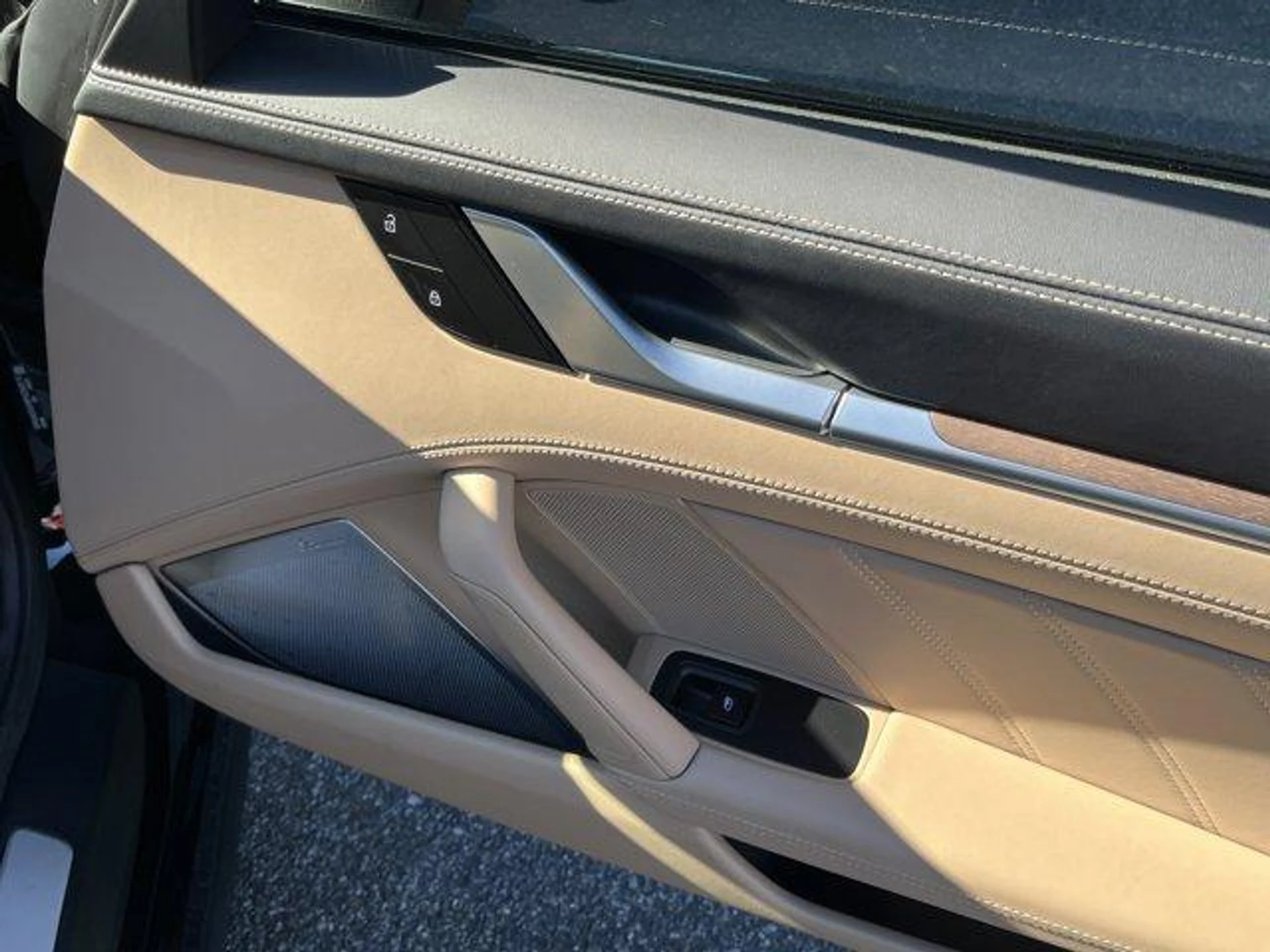 mph020_1091506330_B_Kfp5j8r_X2g43l_M_Jw_V_Jgg_3p_SI_4_ae43235e23