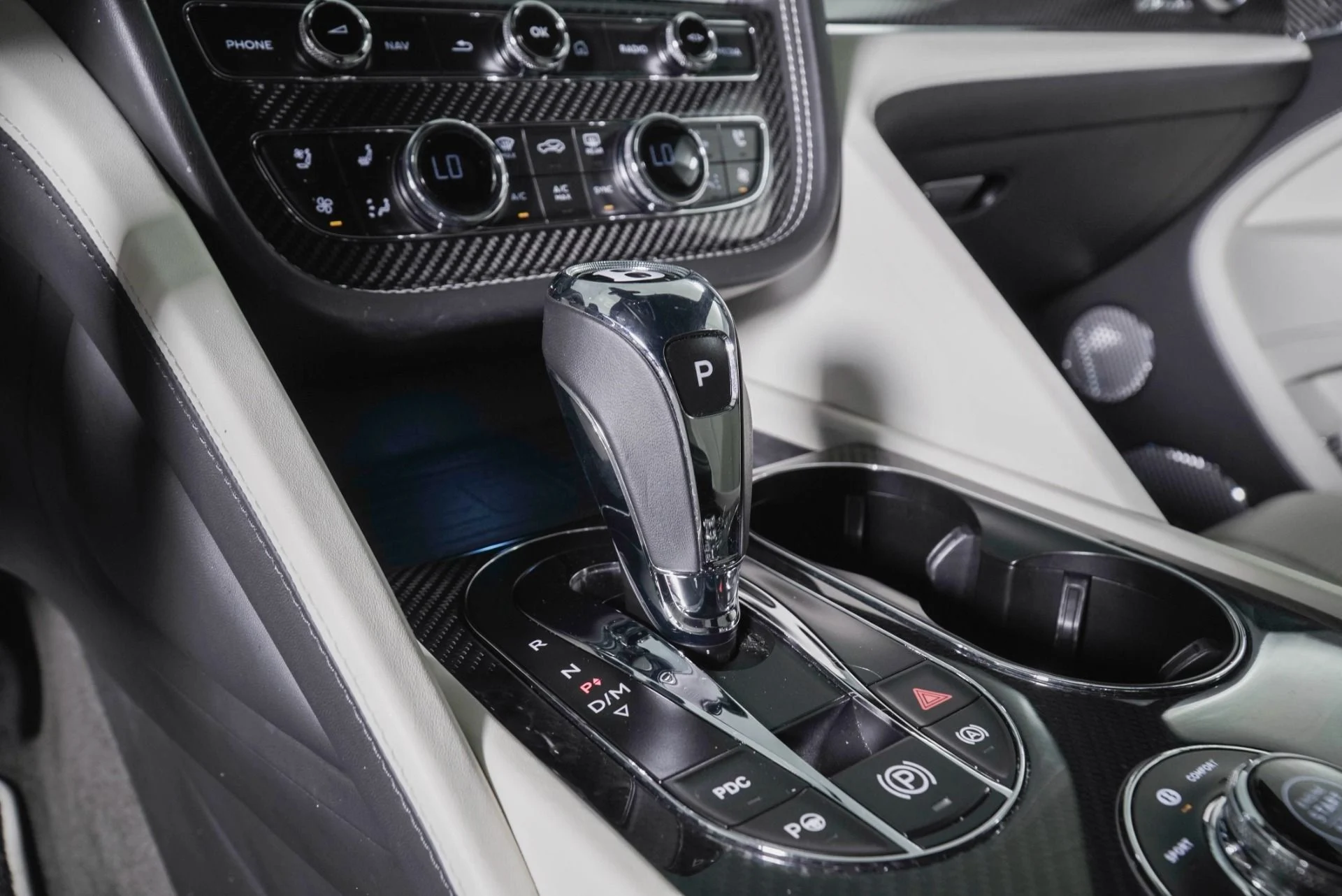 mph020_1095527642_Used_2023_Bentley_Bentayga_EWB_Azure_1787284966_ae50cd88ed